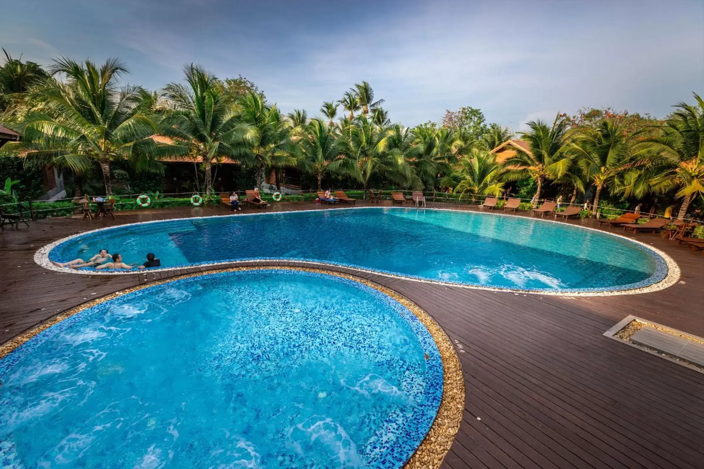 Pool view, Swimming Pool in Maikaew Damnoen Resort