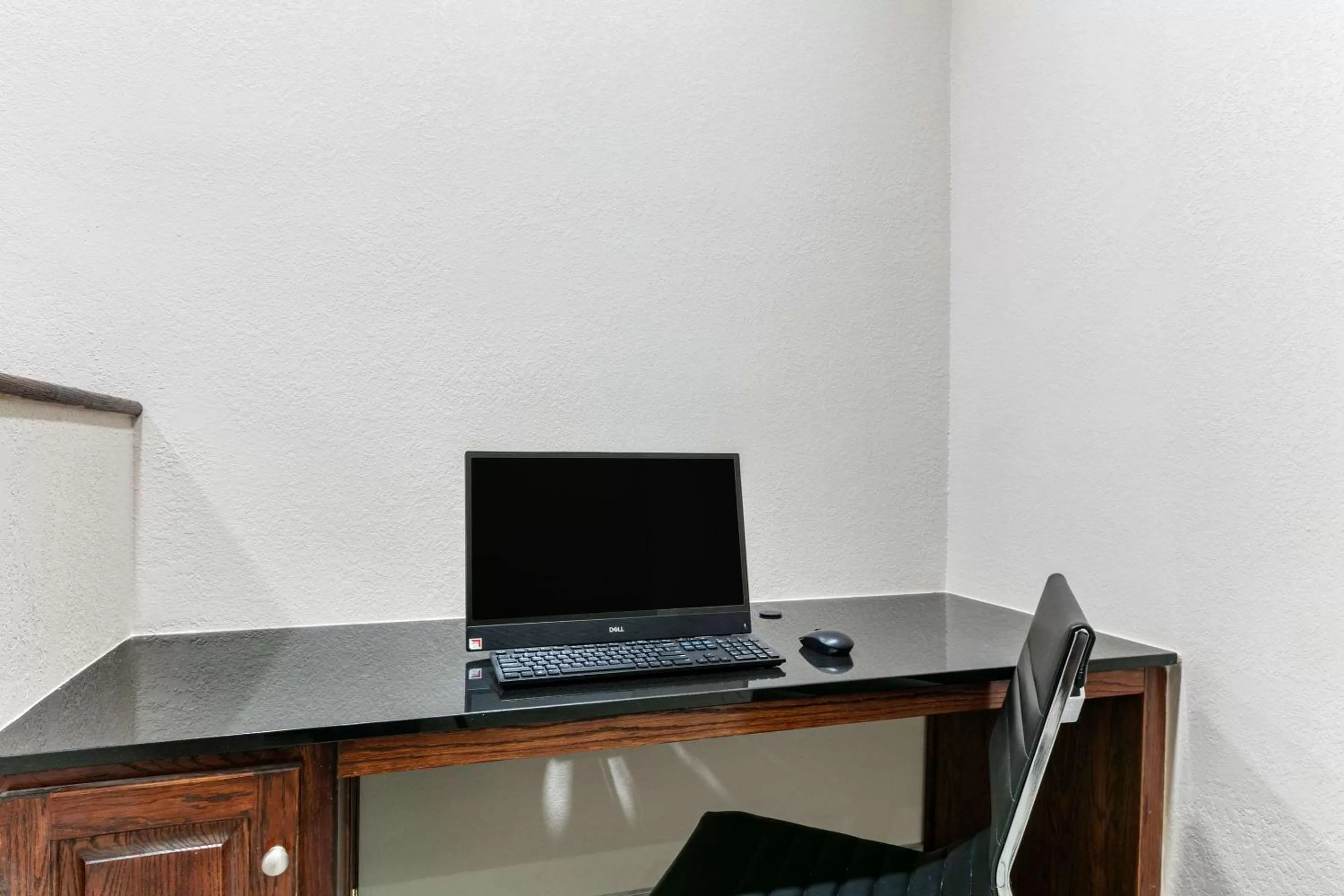 On site in Clarion Pointe Columbus-Bradley Park