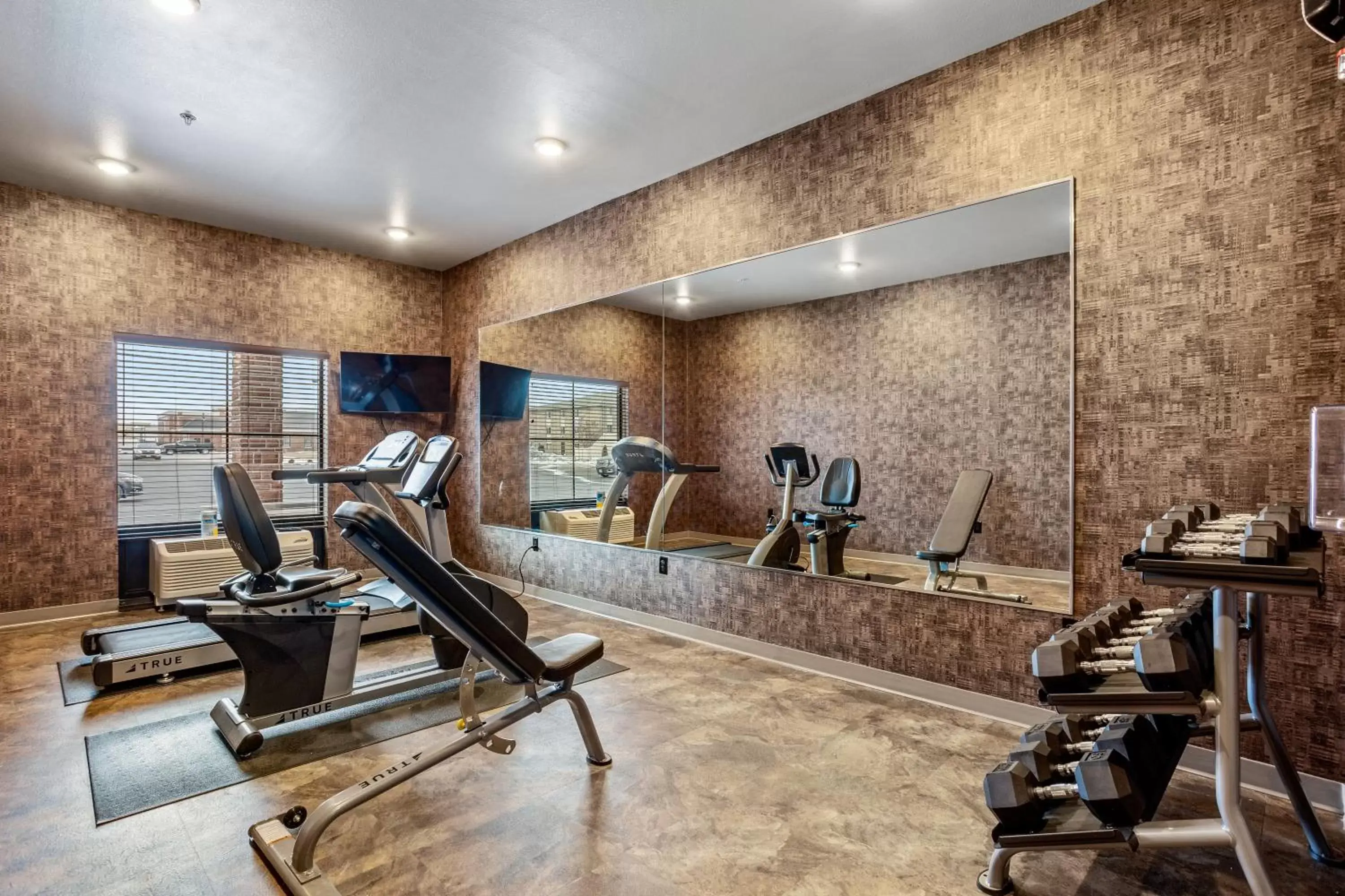 Fitness centre/facilities, Fitness Center/Facilities in Cobblestone Hotel & Suites - Little Chute