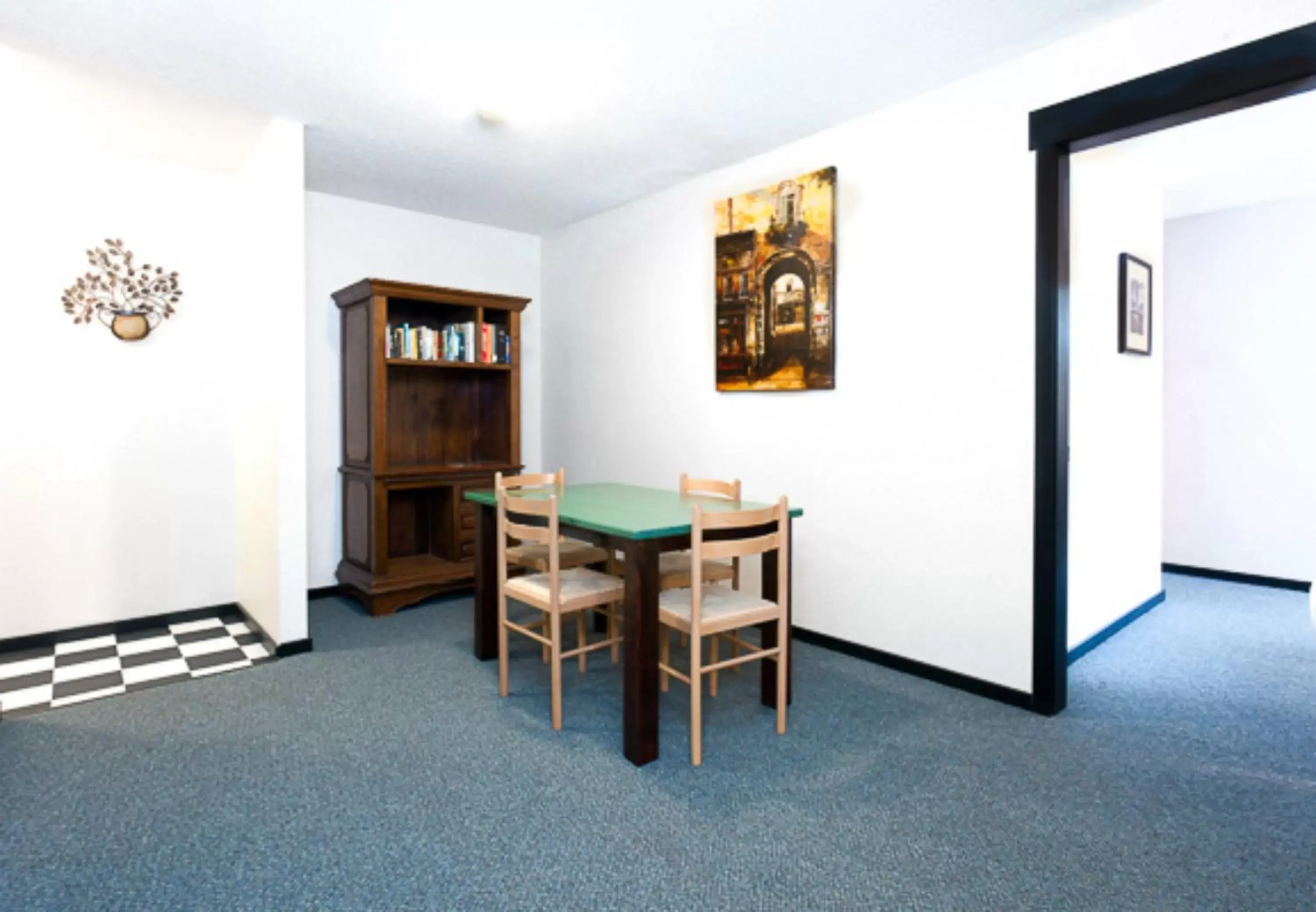 Dining Area in The Bulldog Hotel