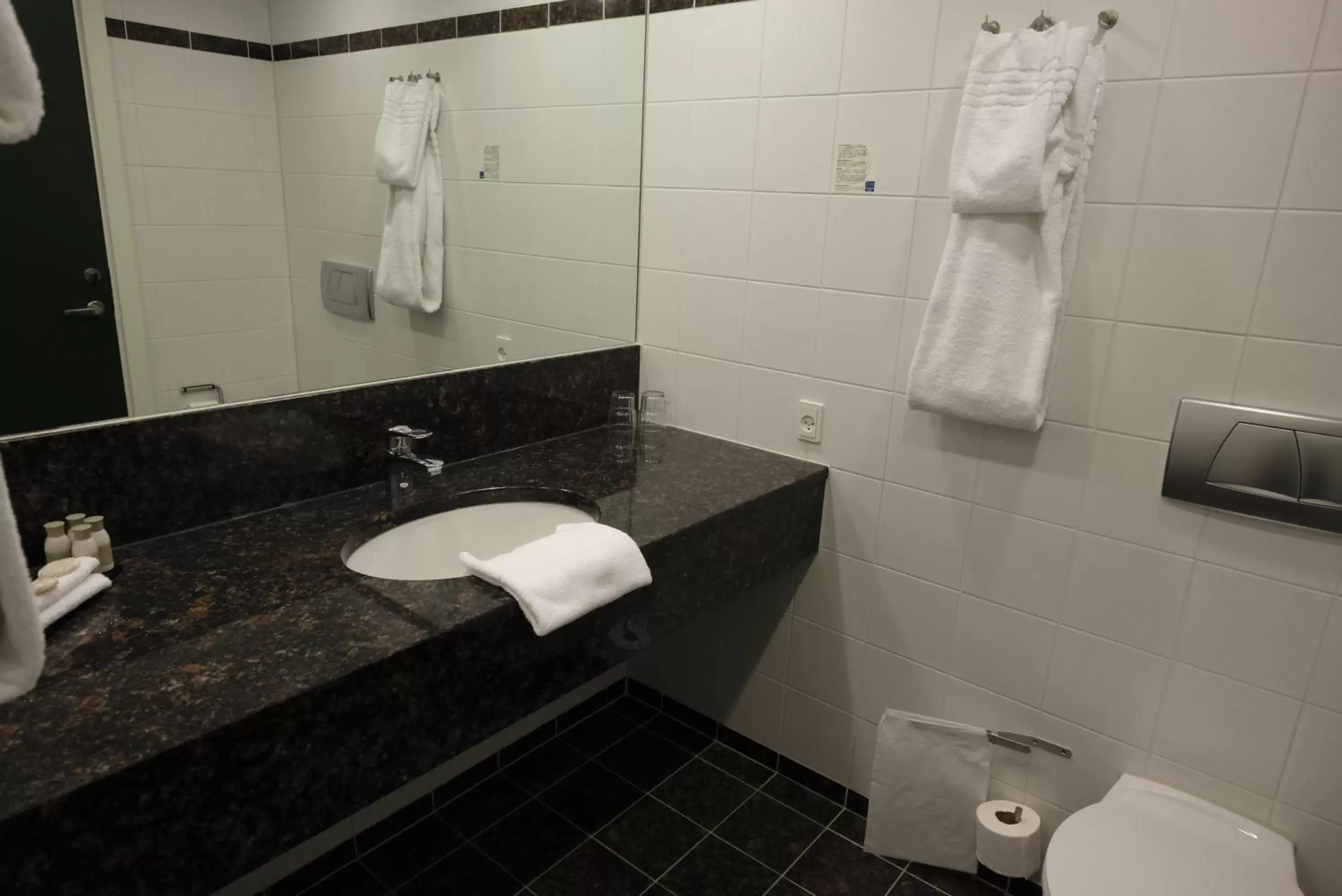 Bathroom in Glostrup Park Hotel