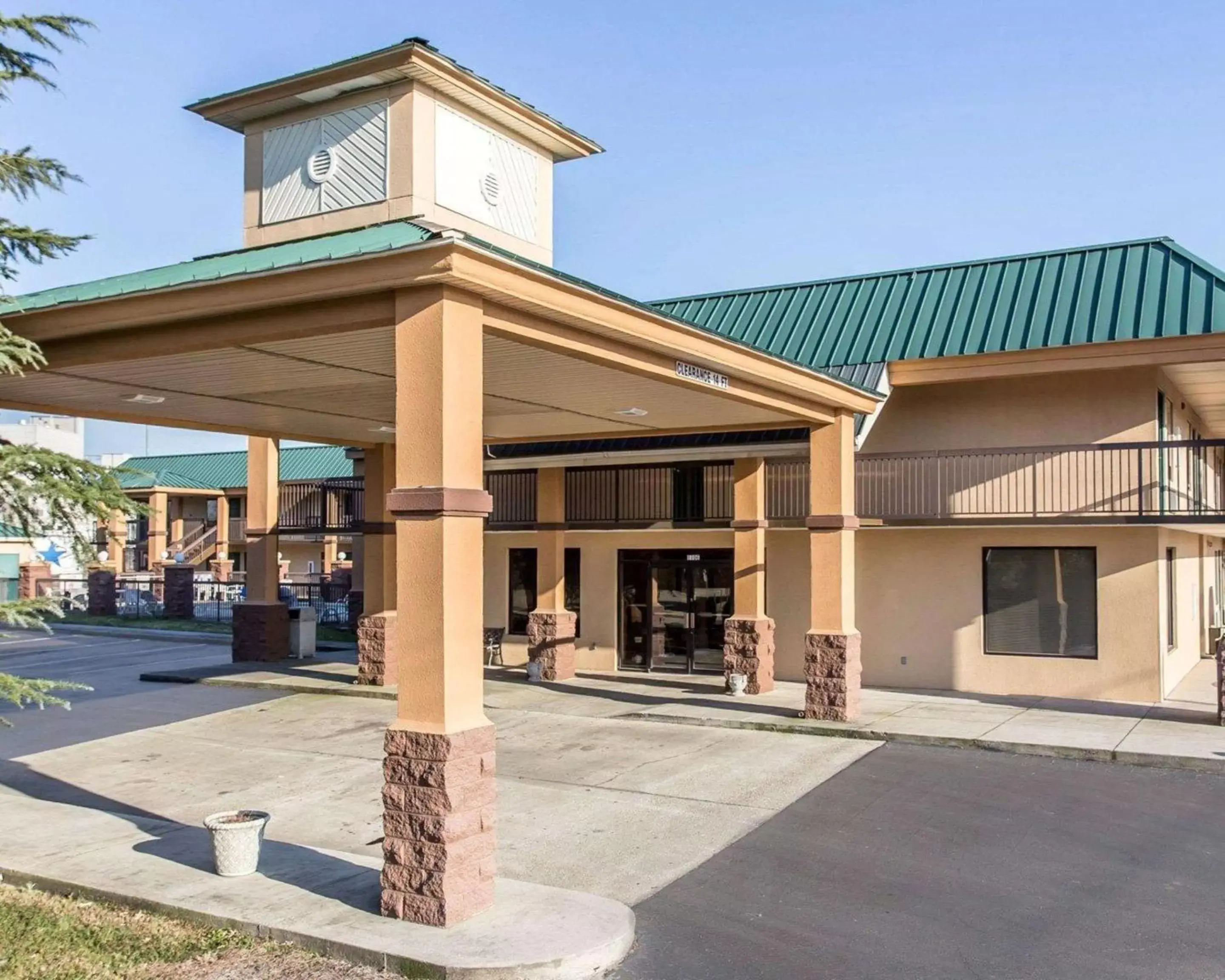 Property Building in Quality Inn Aiken