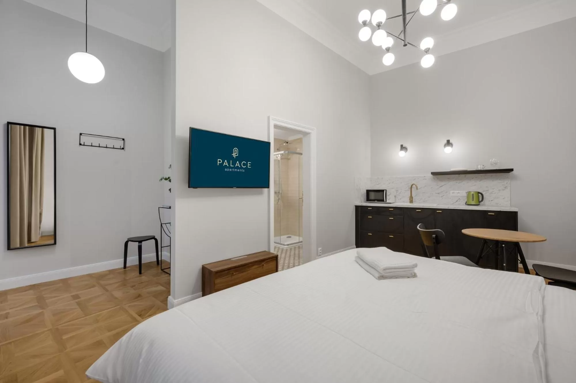 TV and multimedia, Bed in Palace Apartments