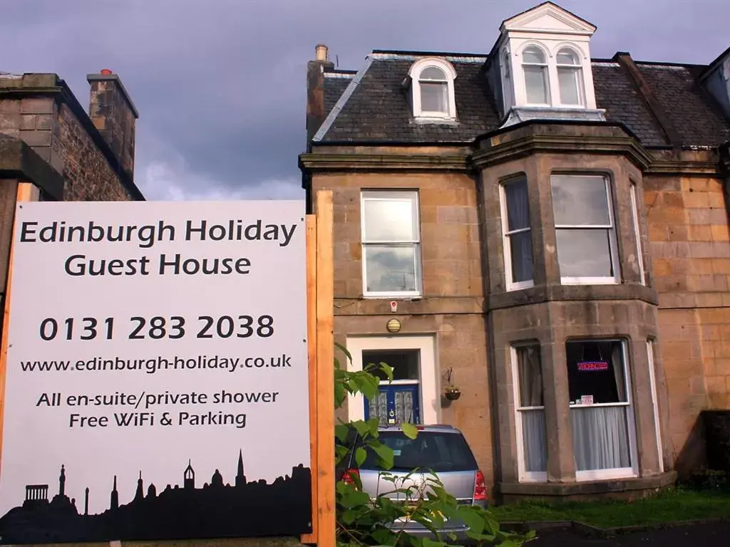 Property Building in Edinburgh Holiday Guest House