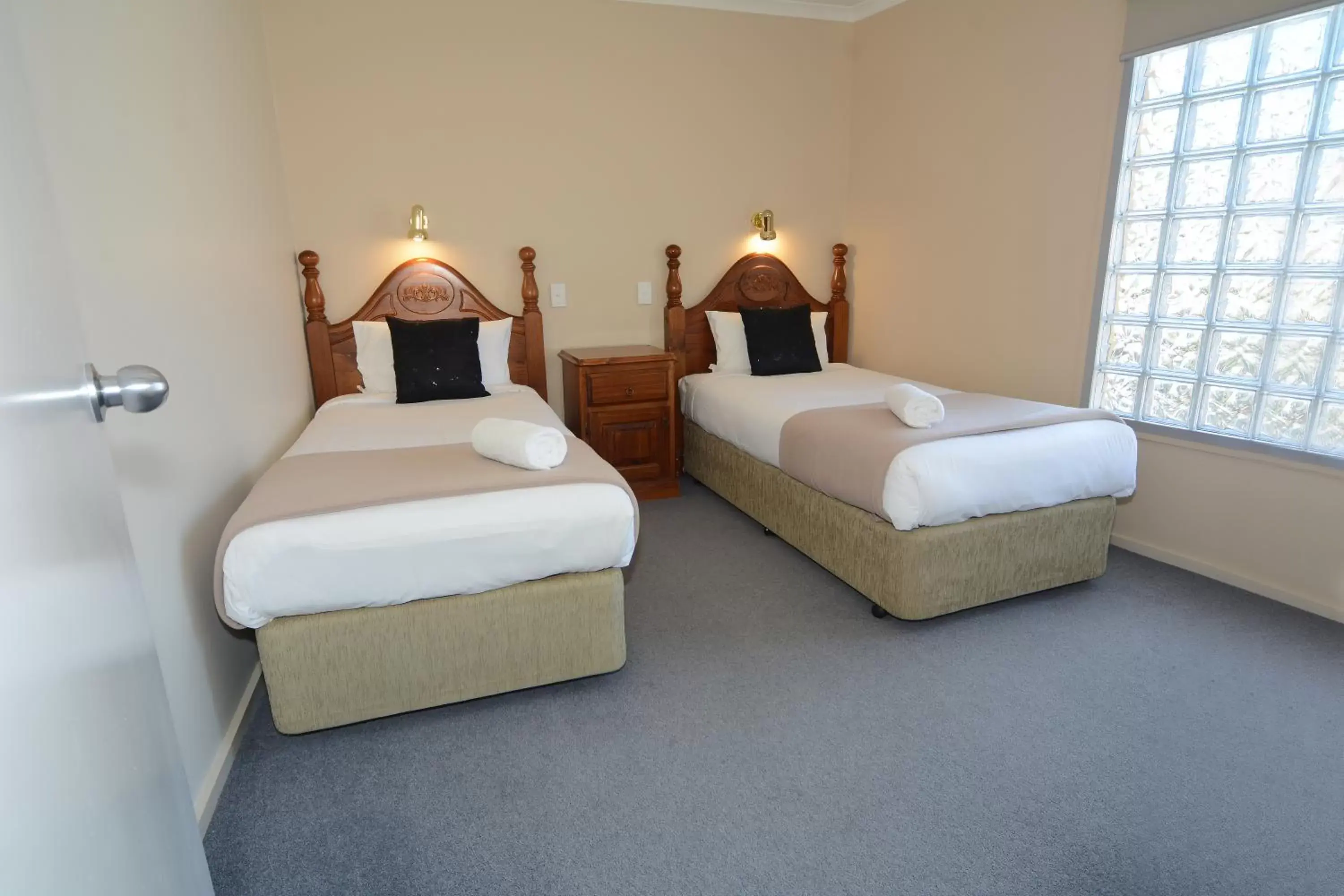 Bedroom, Bed in City Centre Motel
