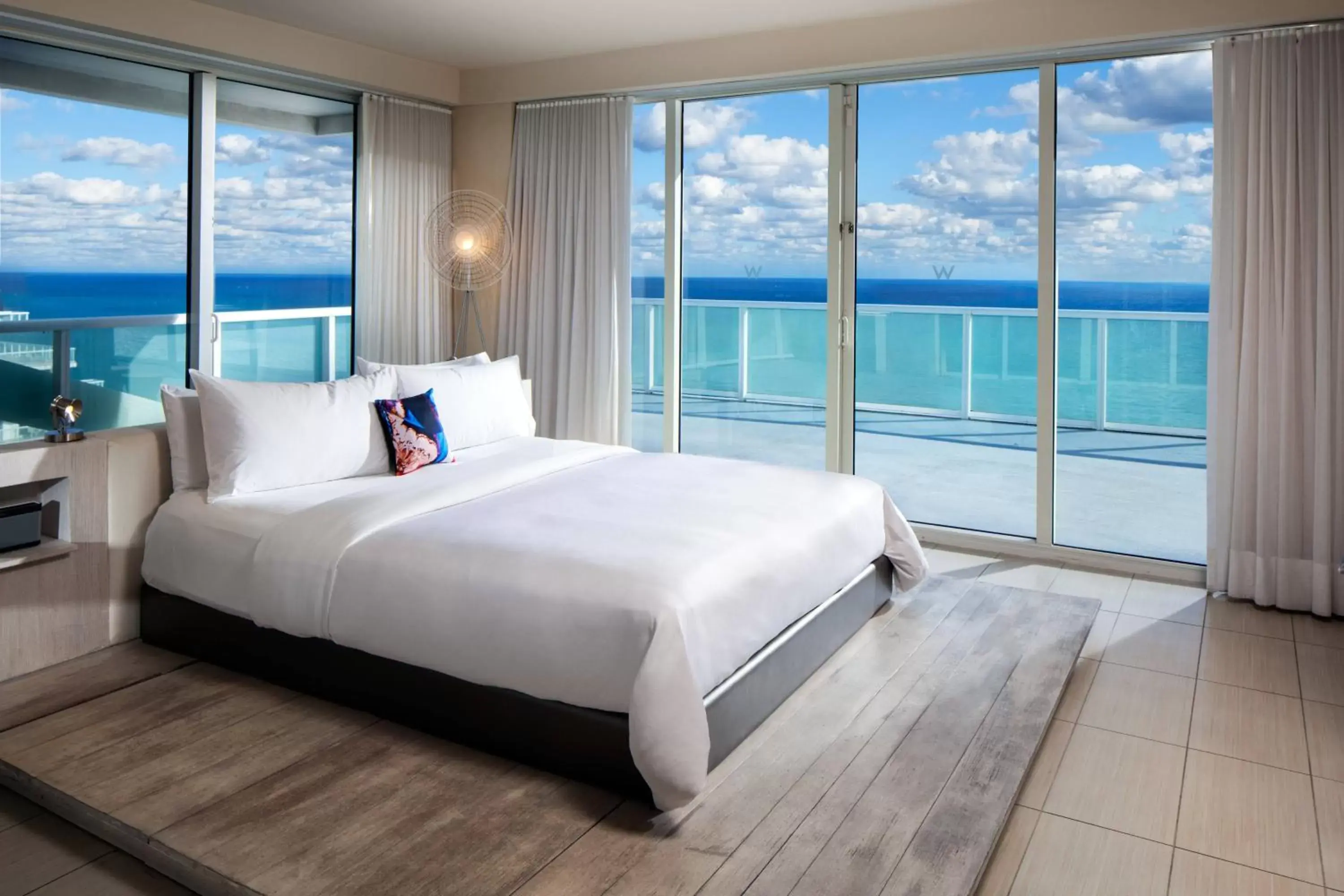 Photo of the whole room, Sea View in W Fort Lauderdale