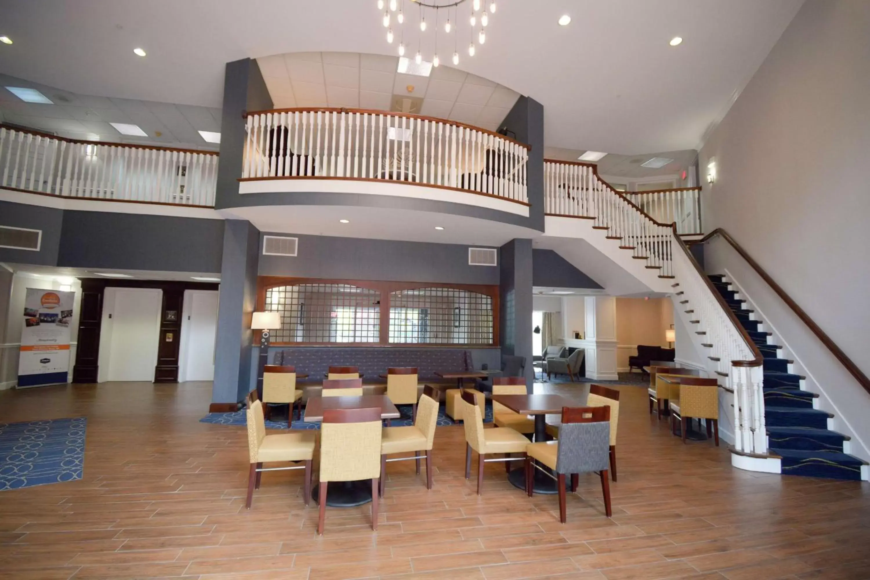 Lobby or reception, Restaurant/Places to Eat in Hampton Inn Salem East - Electric Road