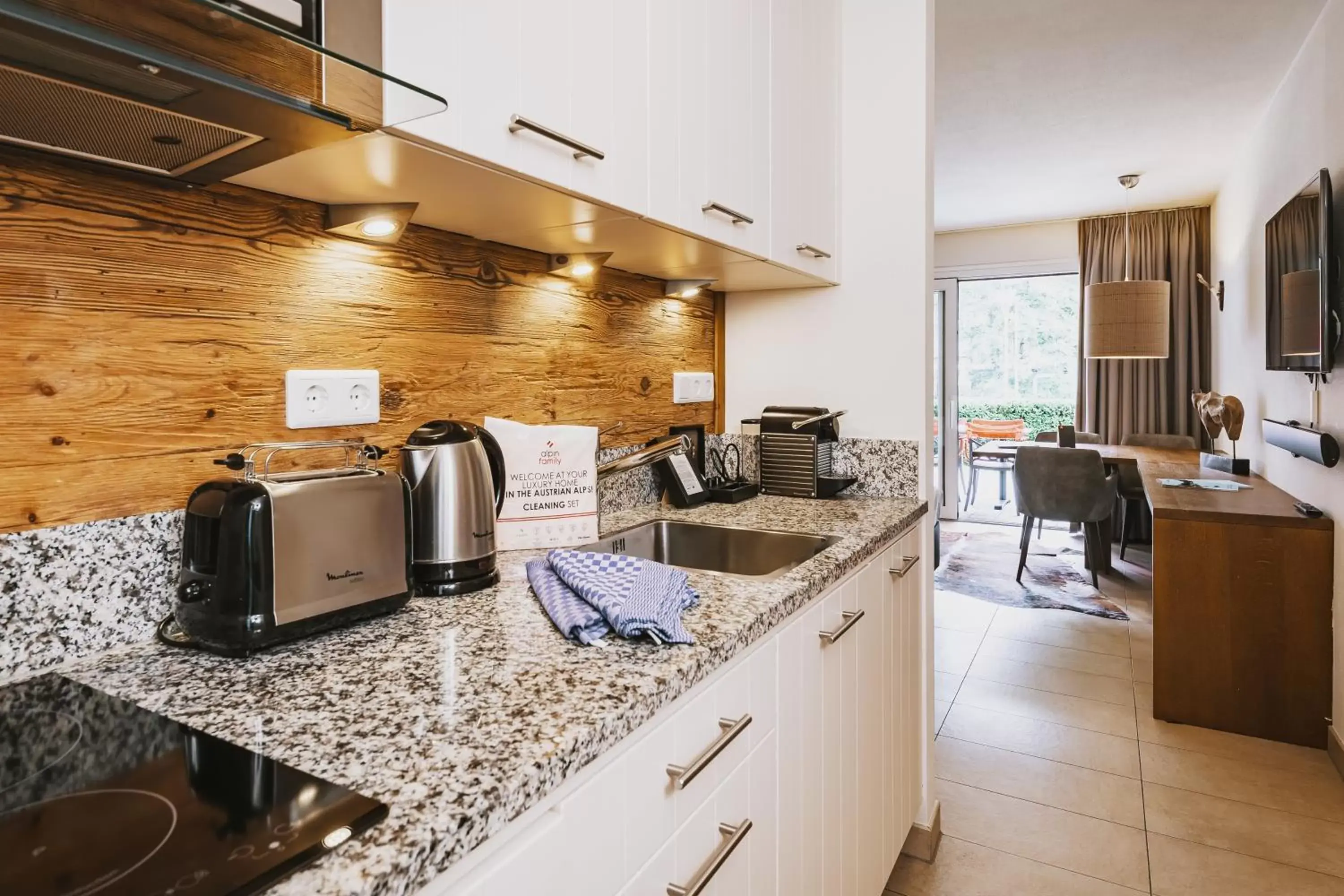 Kitchen or kitchenette, Kitchen/Kitchenette in AvenidA Mountain Lodges Kaprun