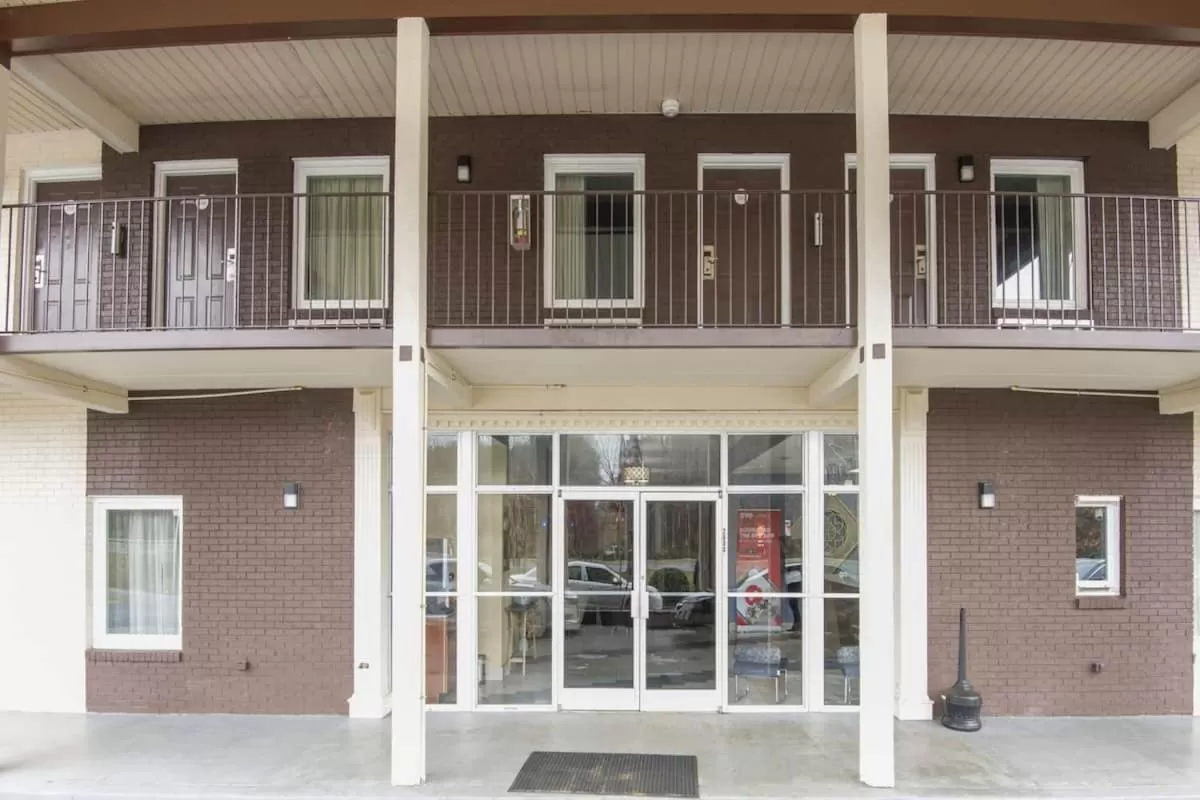 Property building in Econo Lodge Forest City