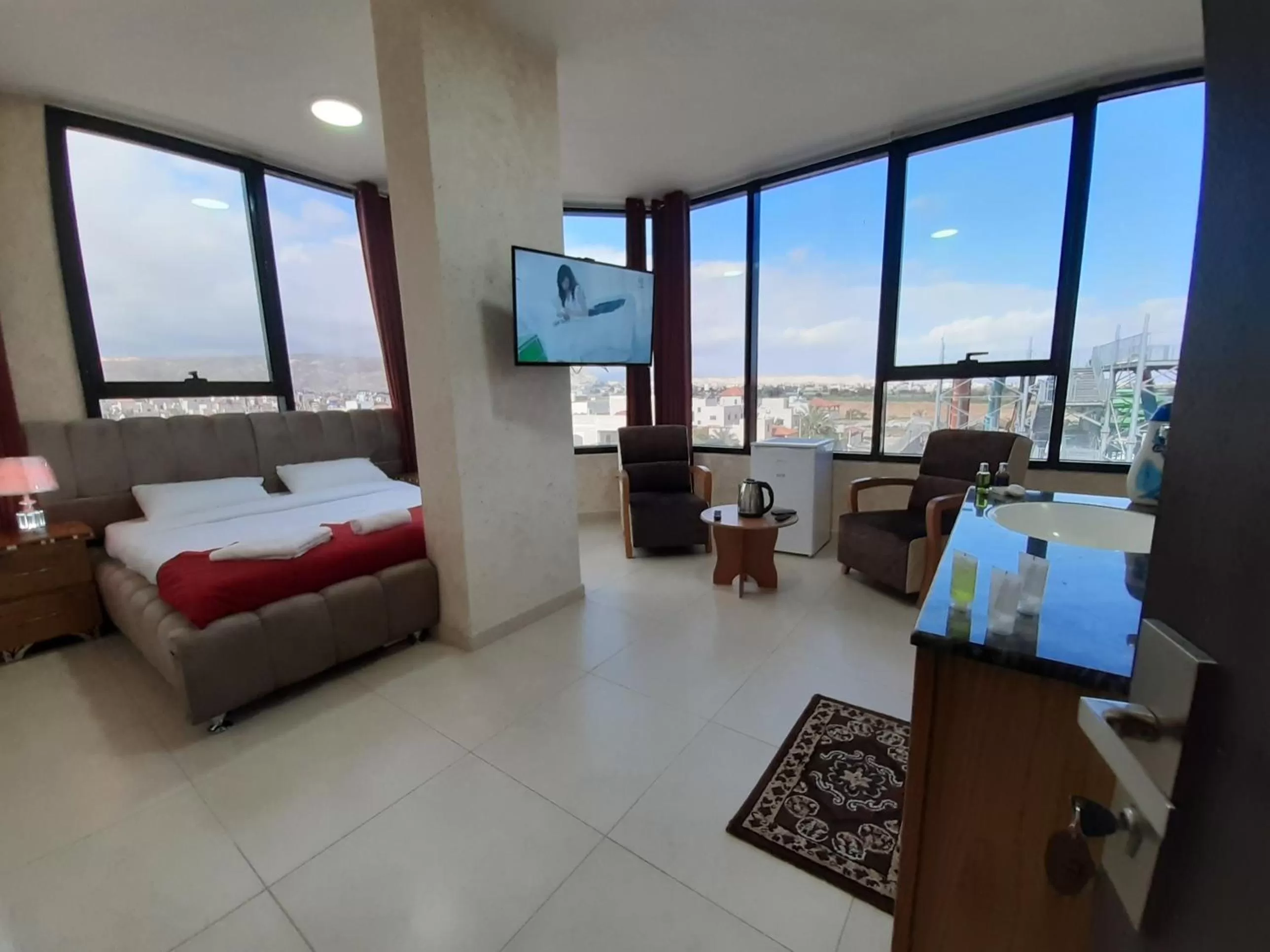 Dolphin Suites Hotel