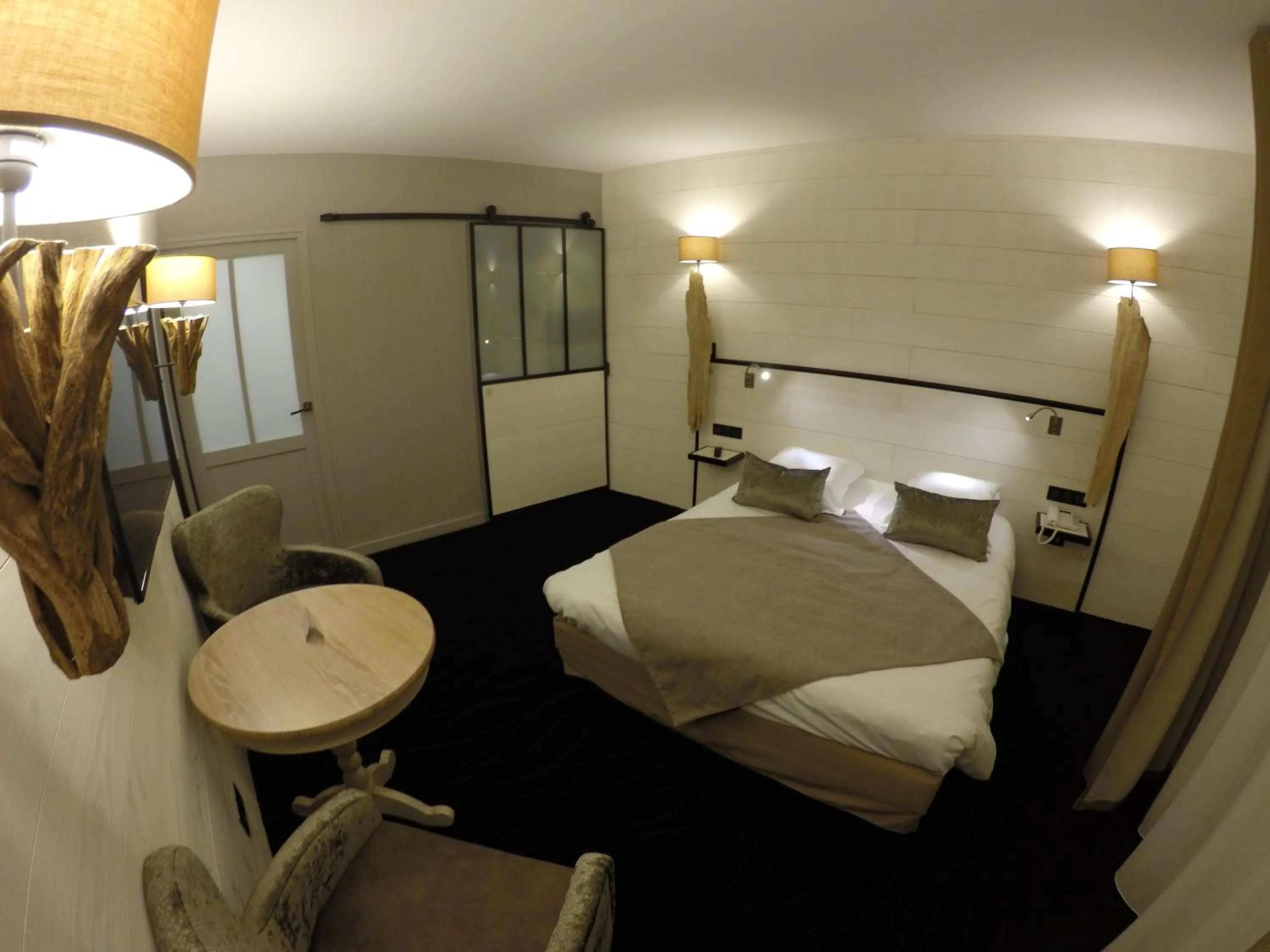 Photo of the whole room in Hôtel Les Brises
