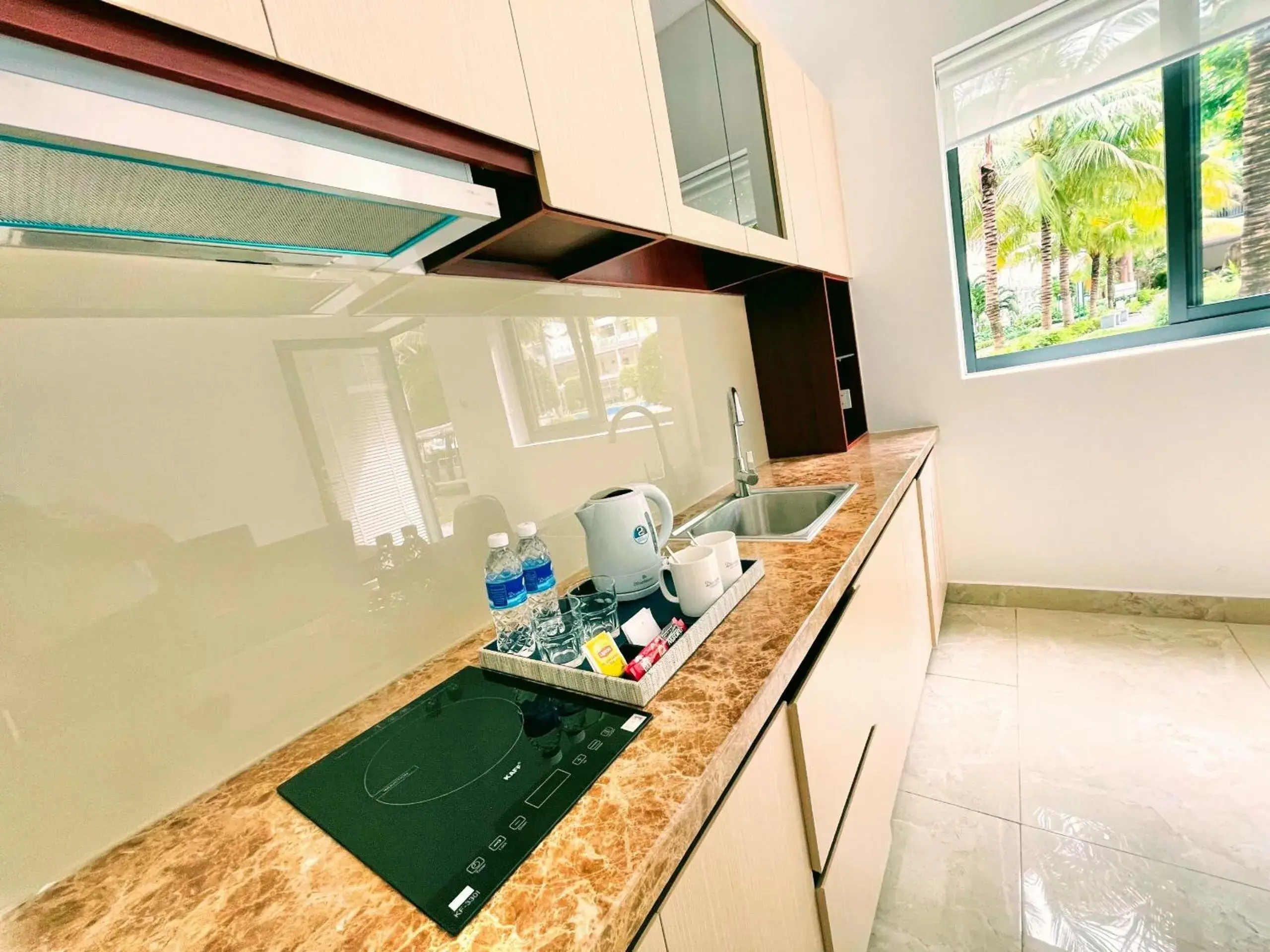 Coffee/tea facilities, Kitchen/Kitchenette in Diamond Bay Condotel Resort Nha Trang