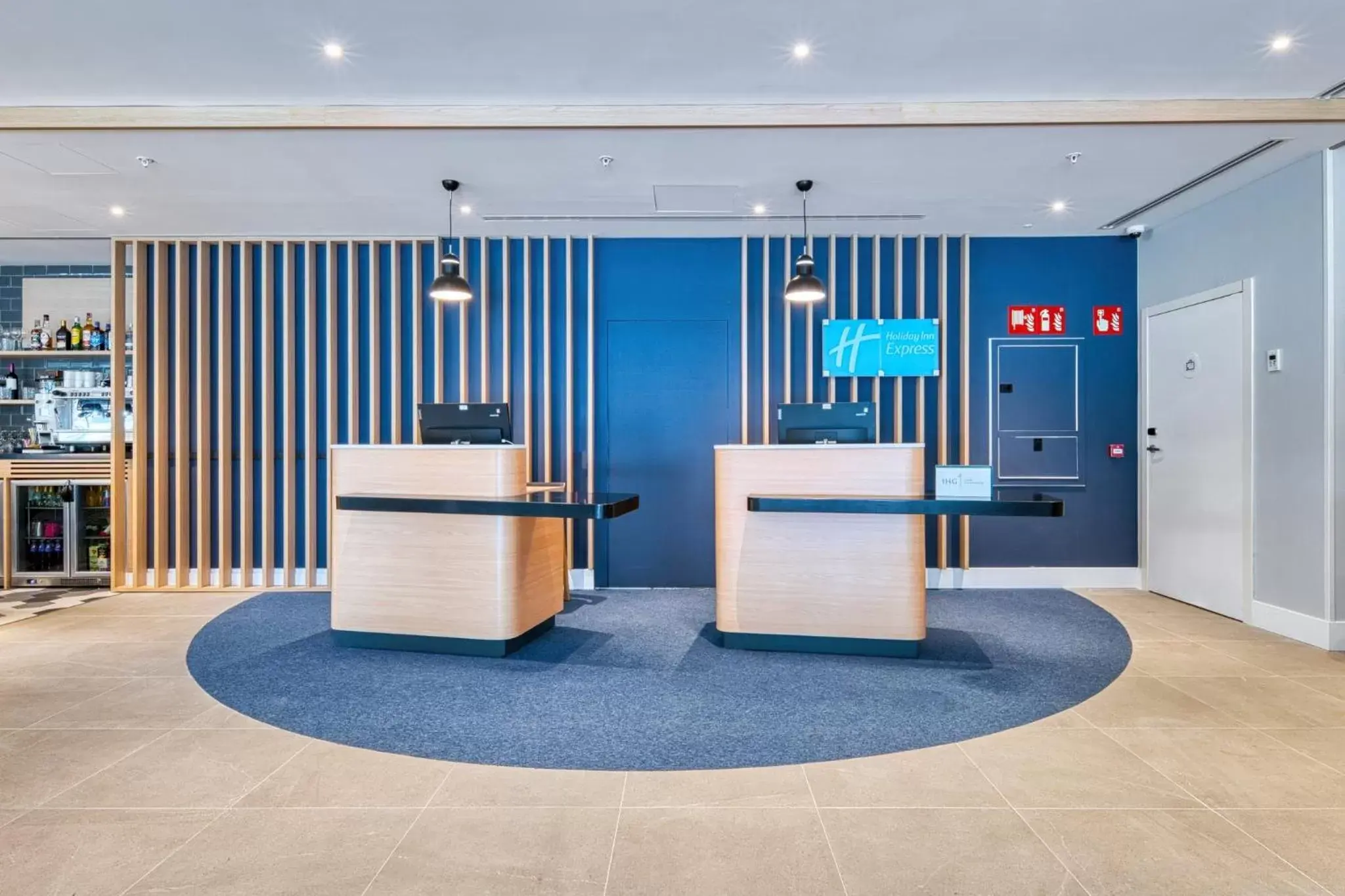 Property building, Lobby/Reception in Holiday Inn Express - Madrid - Airport, an IHG Hotel