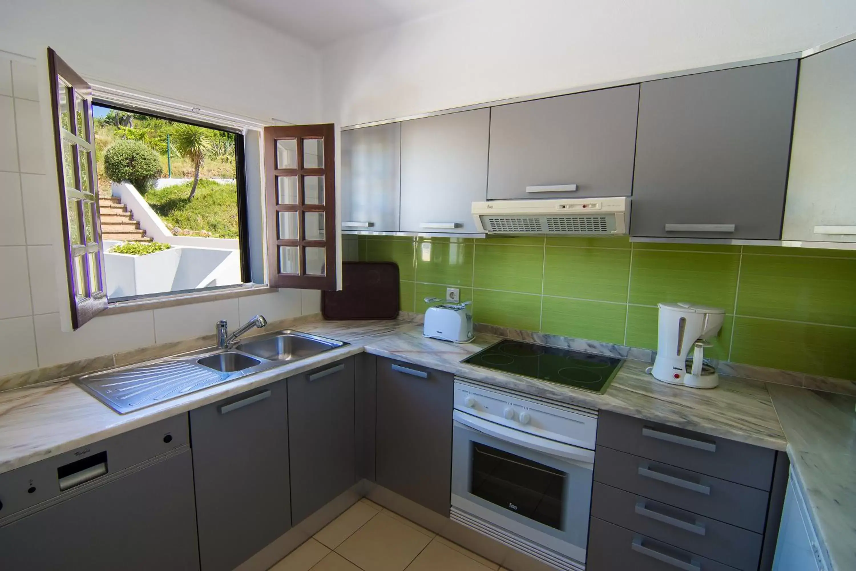 Kitchen or kitchenette, Kitchen/Kitchenette in Clube Albufeira Garden Village