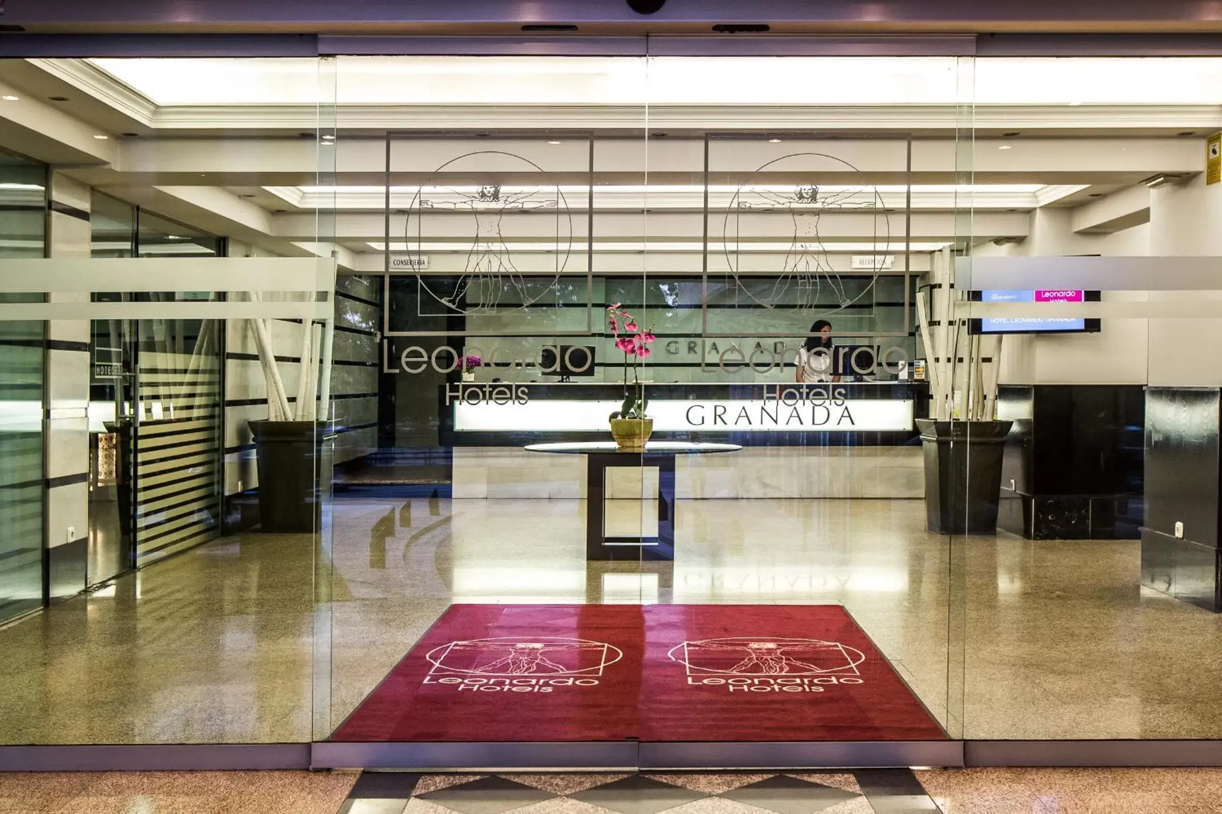 Facade/entrance, Lobby/Reception in Leonardo Hotel Granada