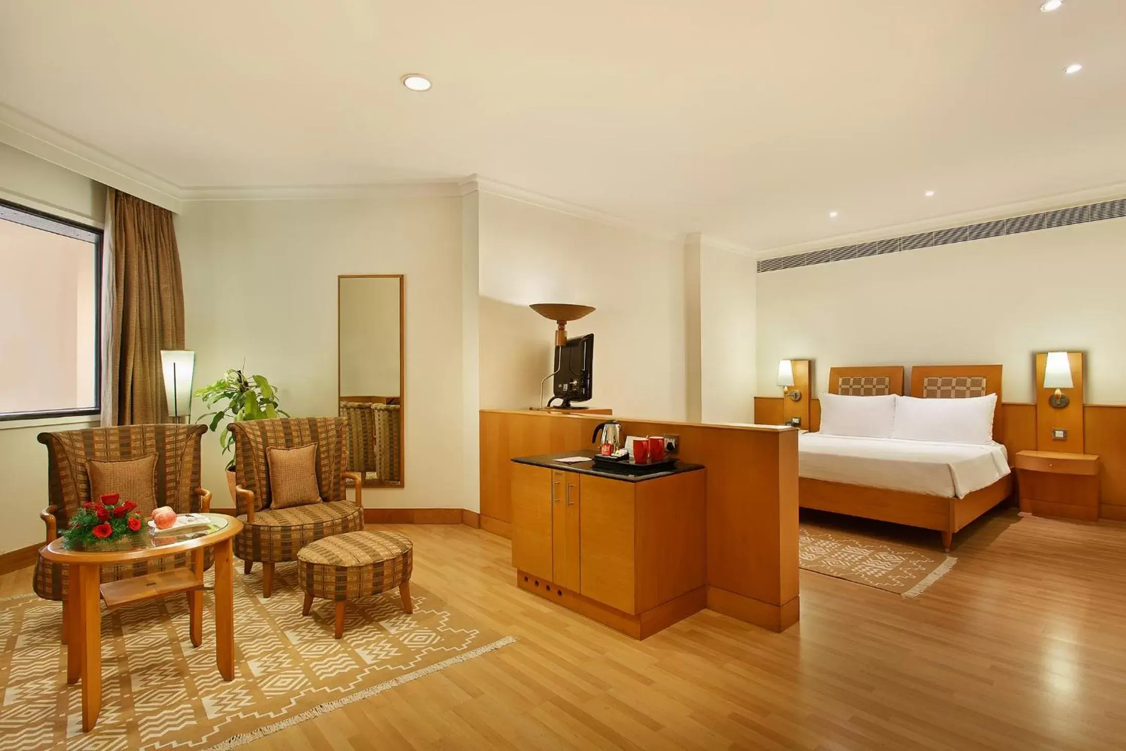 Bedroom, Seating Area in Trident Chennai