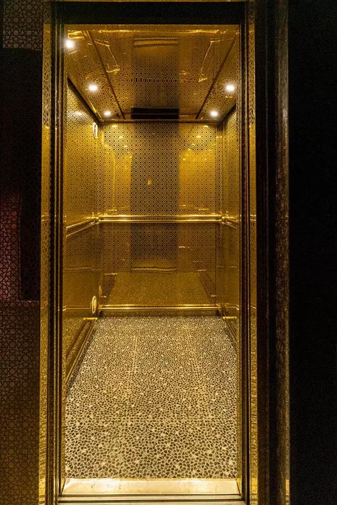 elevator in Pamuk City Hotel