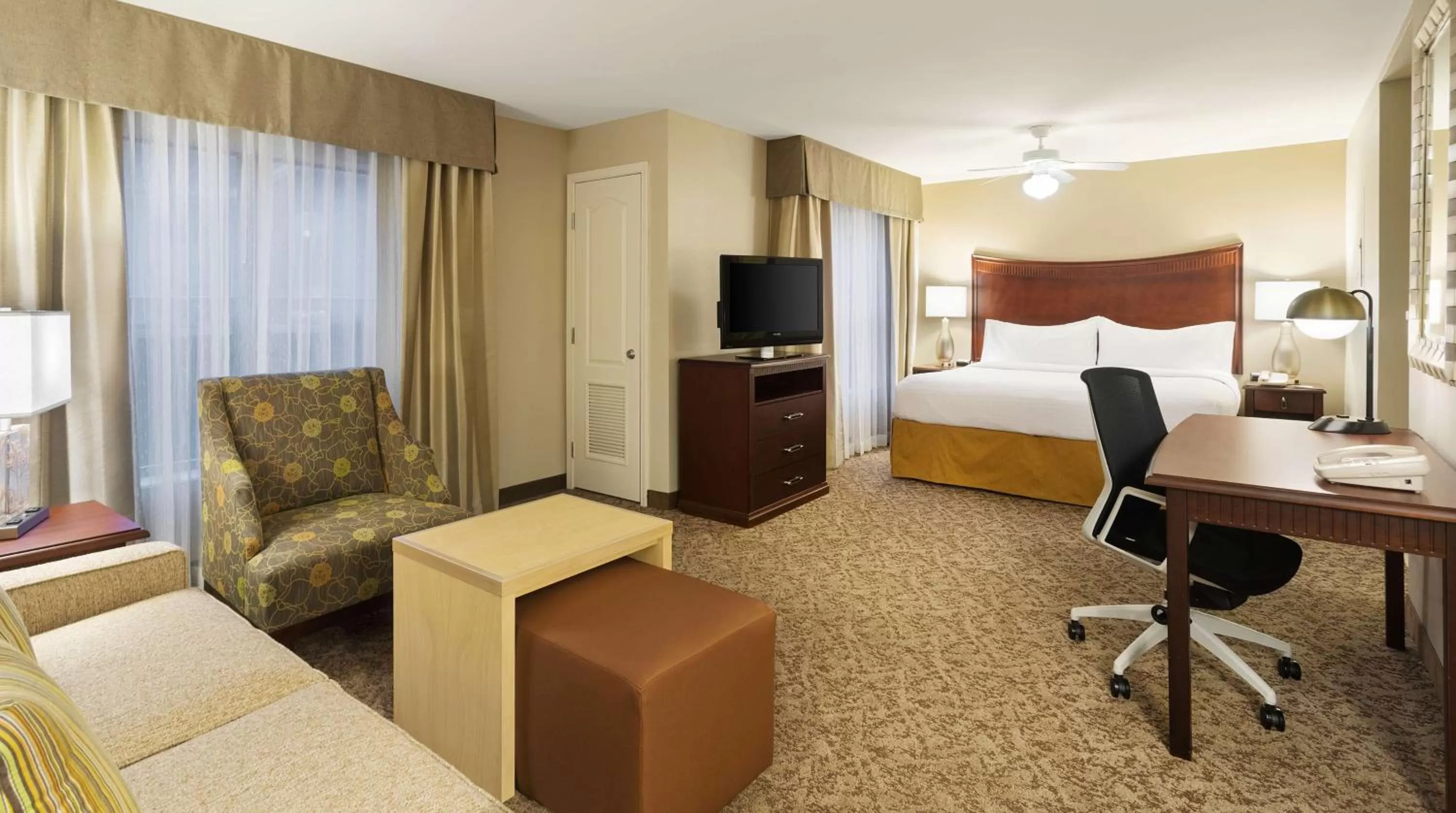 Bedroom, Bed in Homewood Suites by Hilton Shreveport
