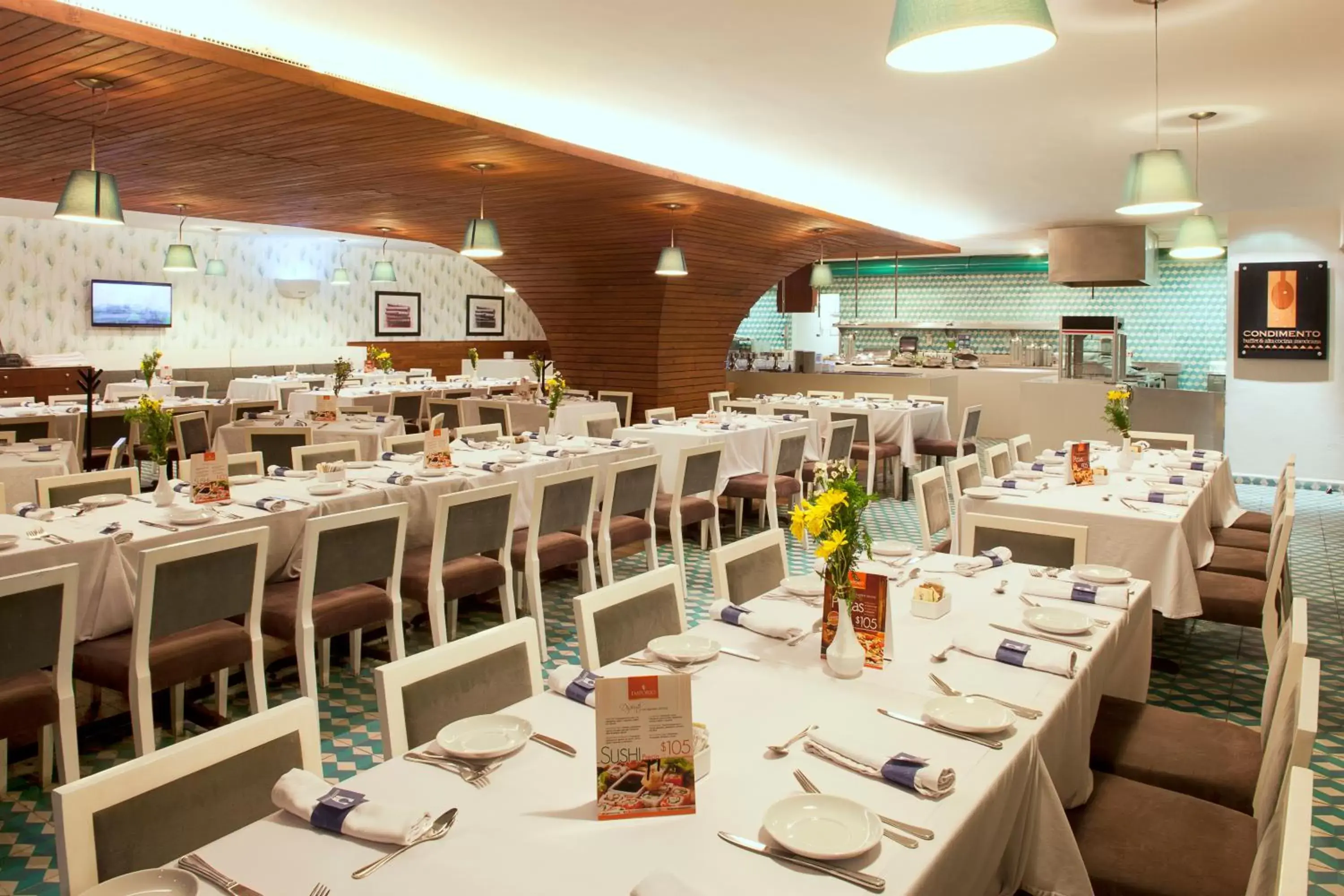 Restaurant/Places to Eat in Emporio Mazatlan