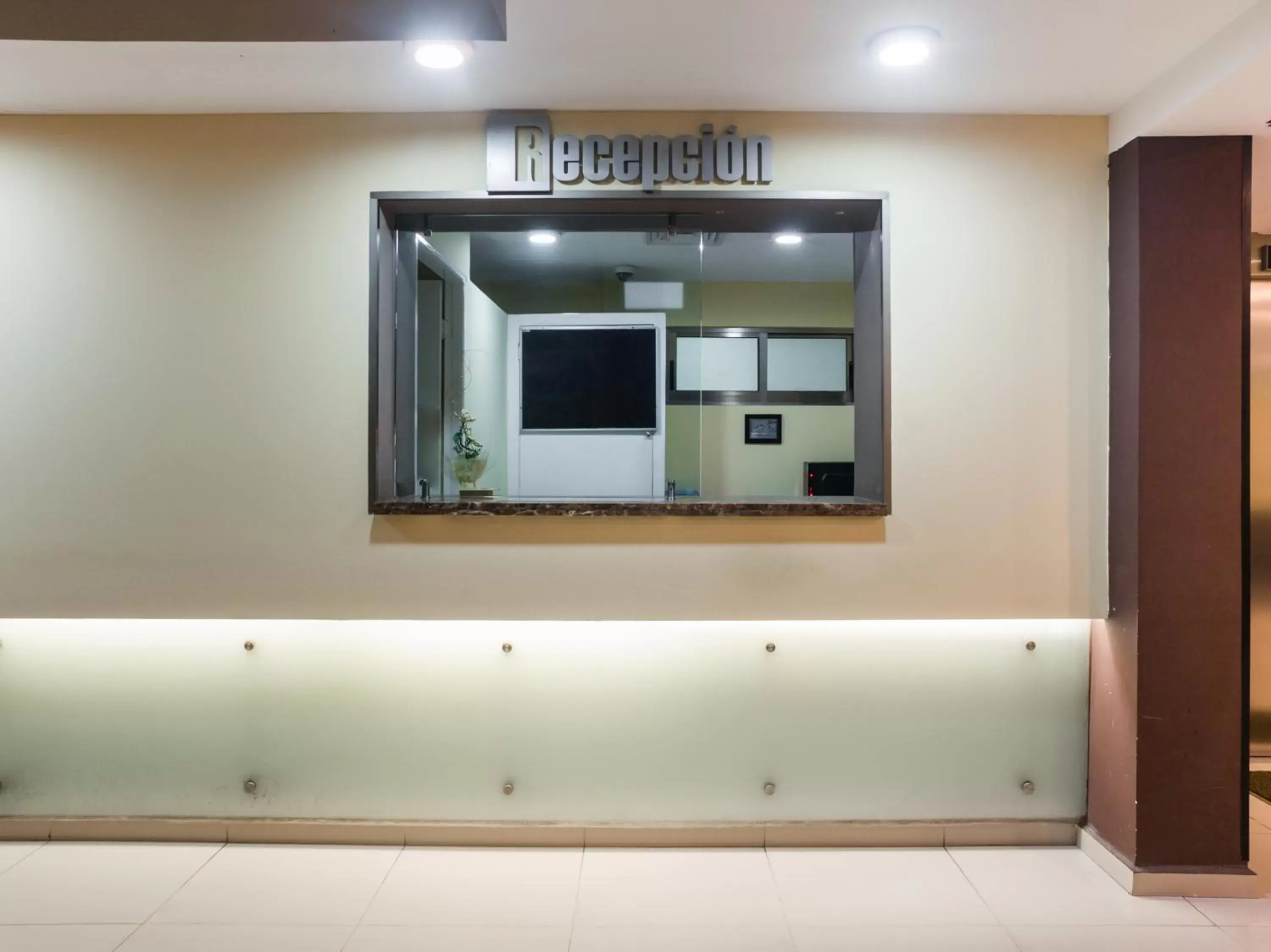 Lobby or reception, TV/Entertainment Center in Veracruz Suites Hotel