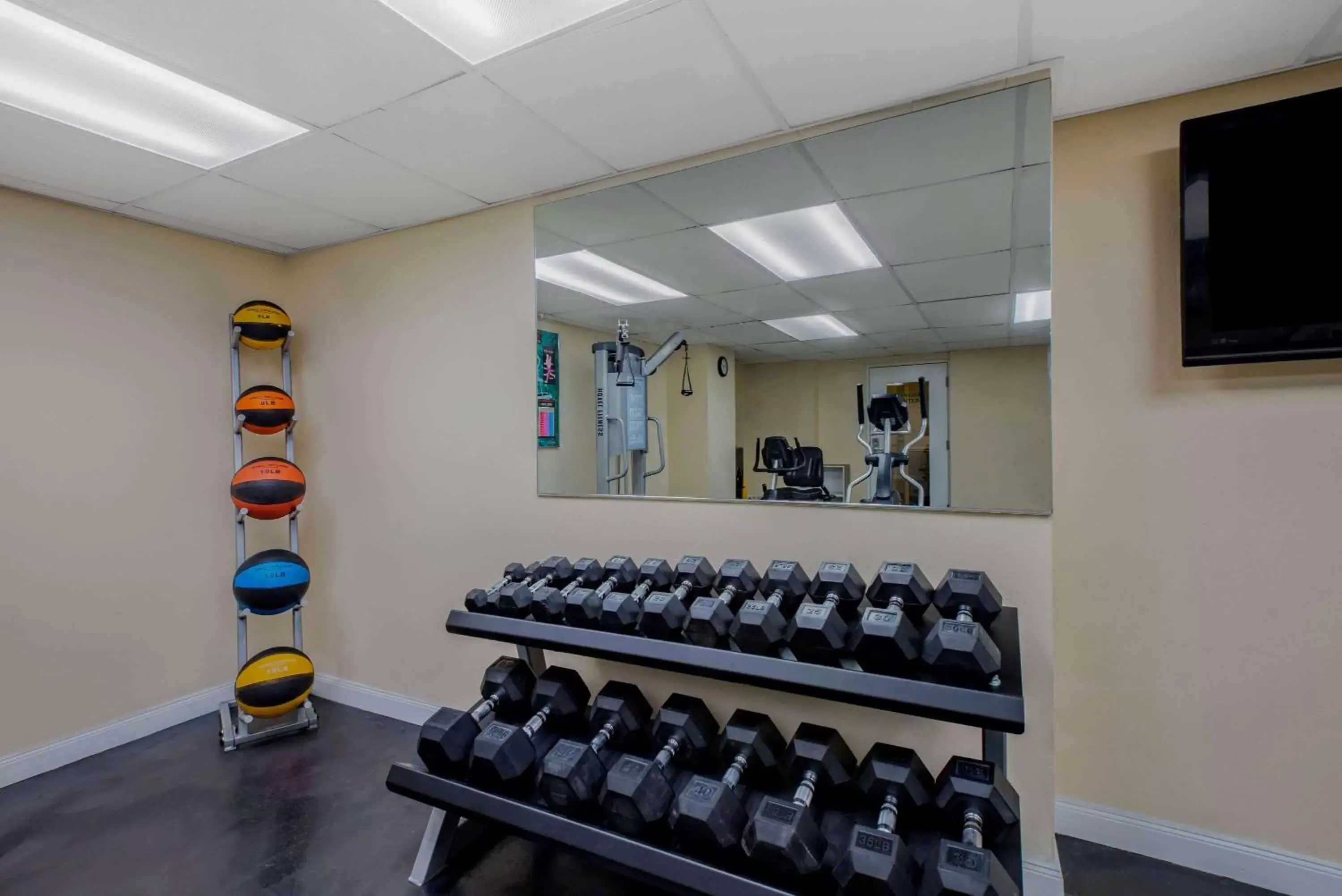 Photo of the whole room, Fitness Center/Facilities in La Quinta by Wyndham Lexington Park - Patuxent