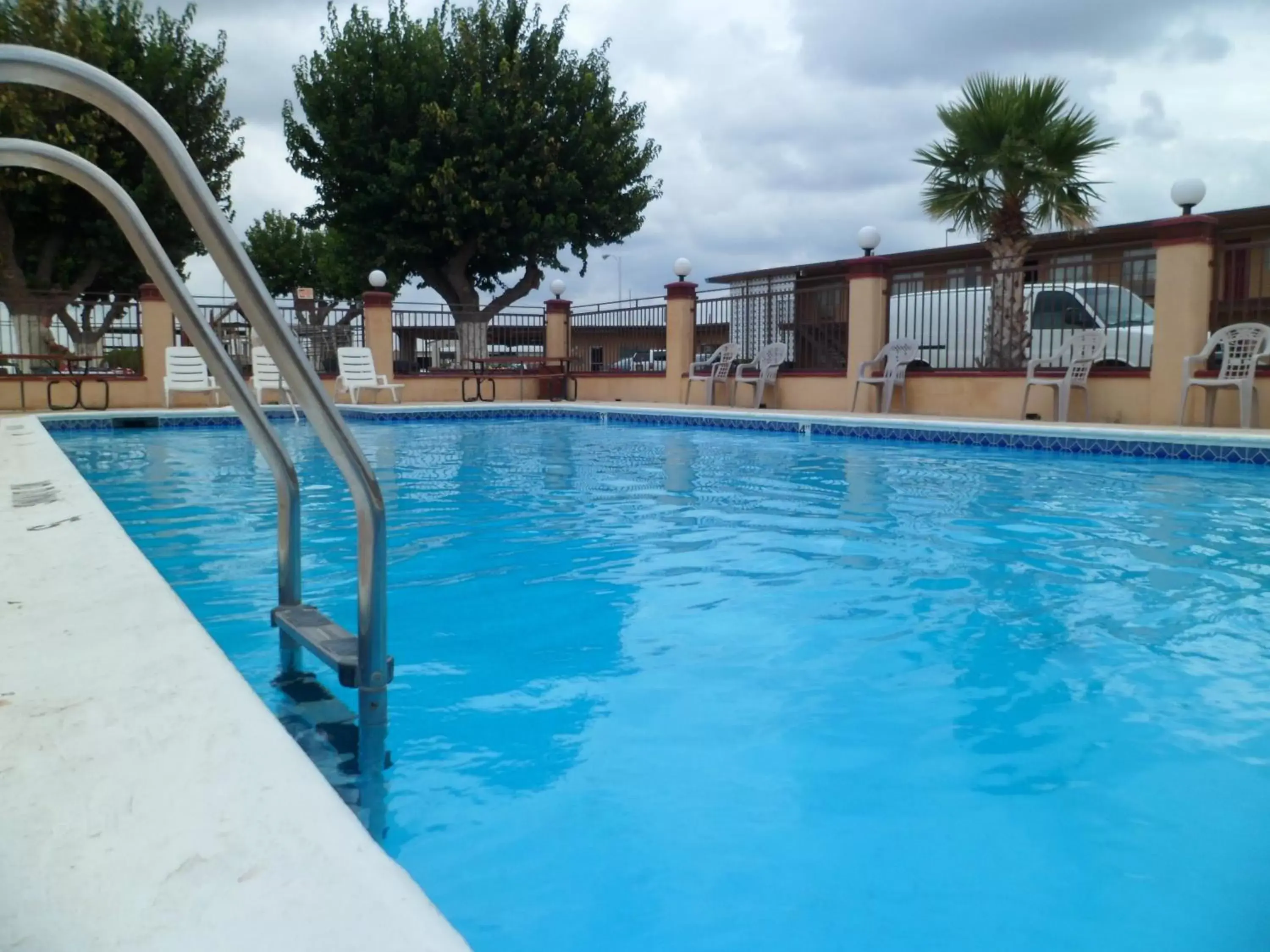 Swimming Pool in Carlsbad Inn , New Mexico