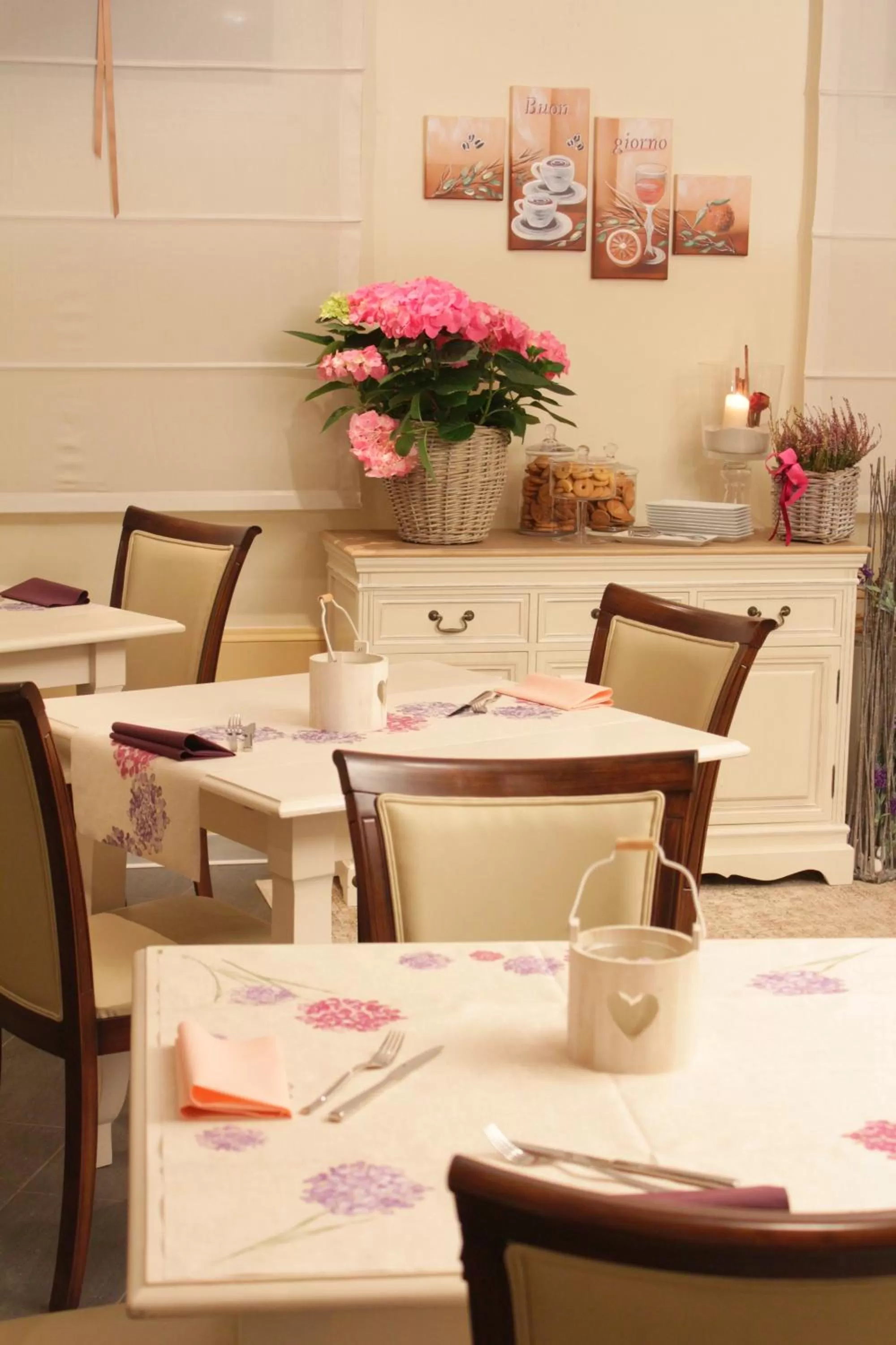 Breakfast in Hotel Vittoria