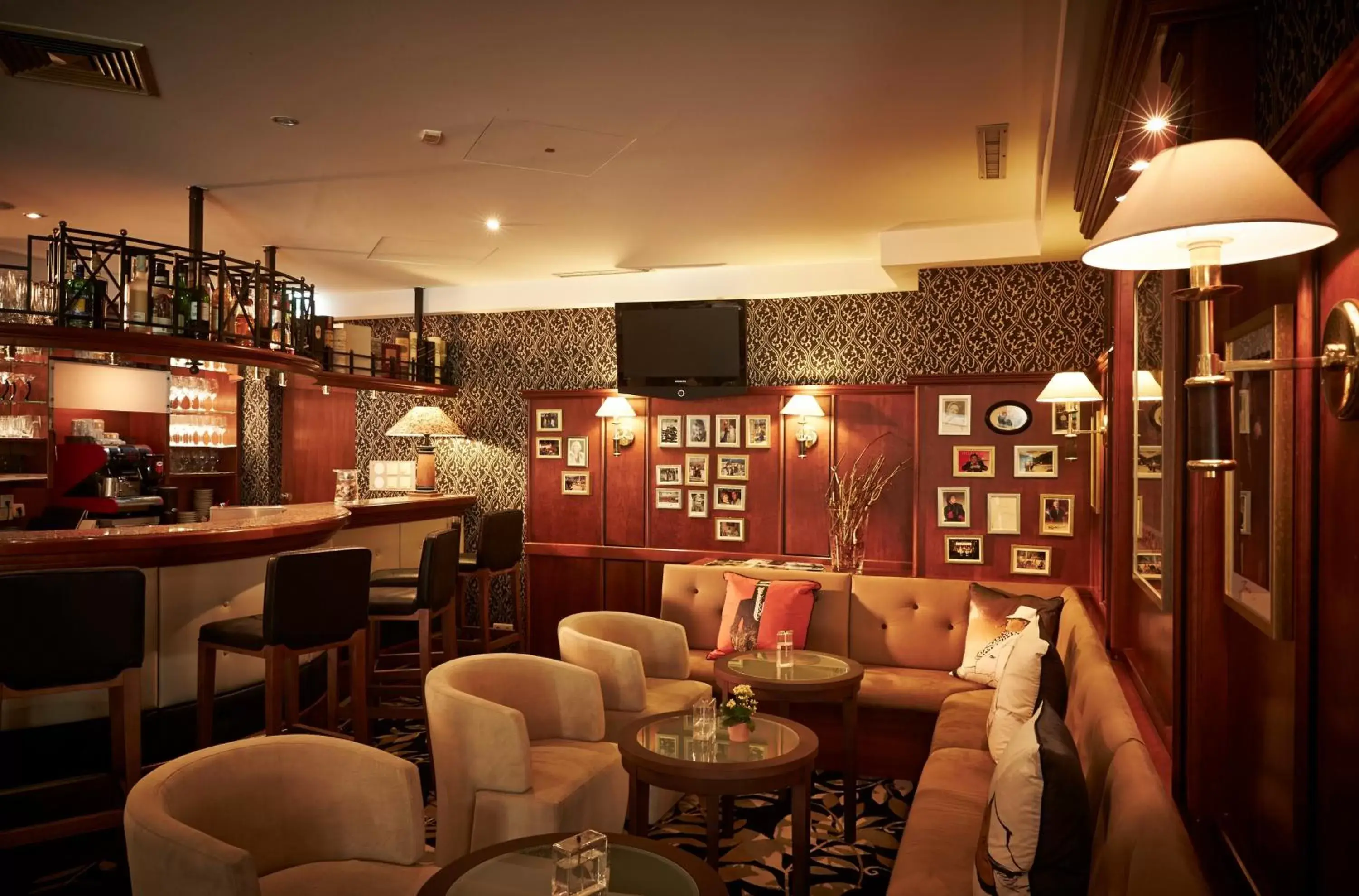 Lounge or bar, Lounge/Bar in Steigenberger Hotel & Spa Krems