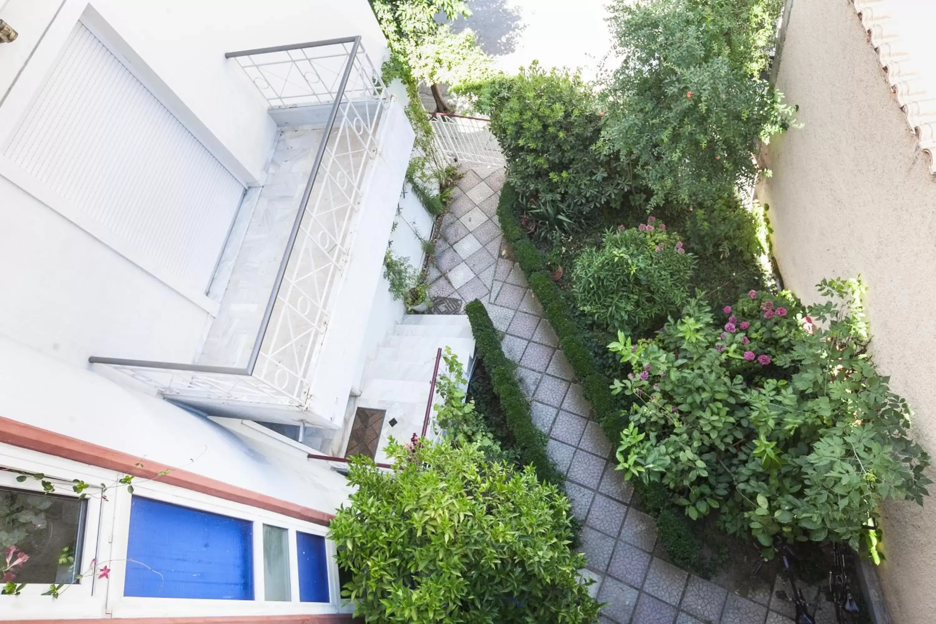 Quadruple Room with Garden View in Nomads Meteora Quadruple Room with Garden View in Nomads Meteora