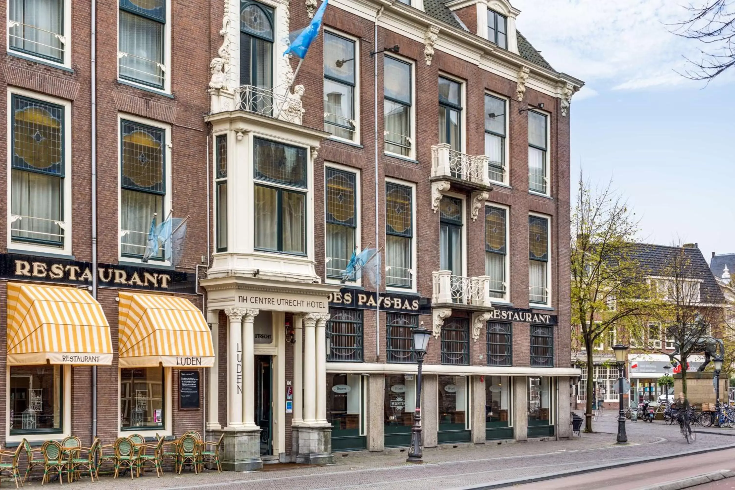 Property Building in NH Centre Utrecht Hotel