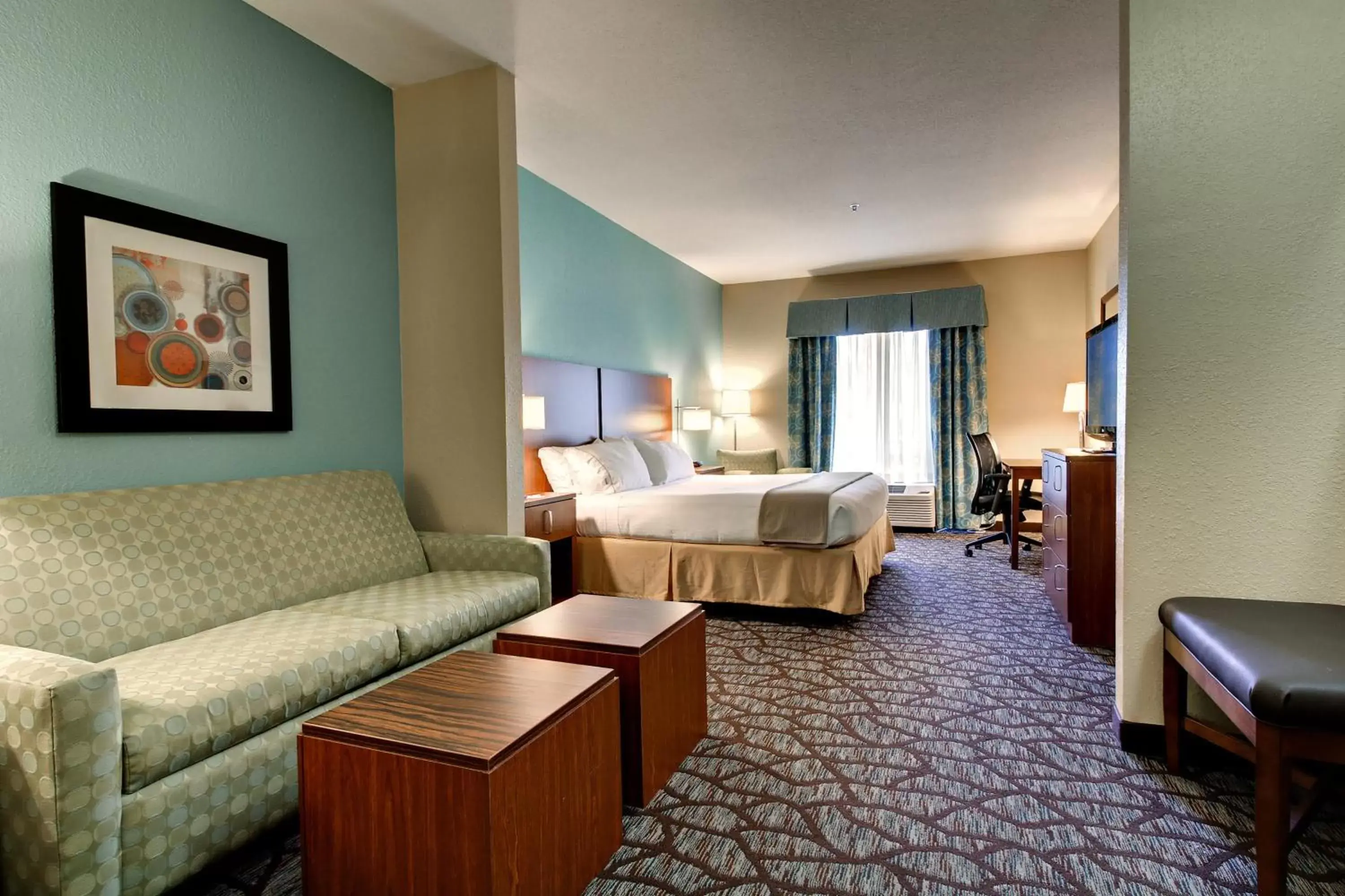 Photo of the whole room, Seating Area in Holiday Inn Express & Suites Jacksonville South - I-295, an IHG Hotel