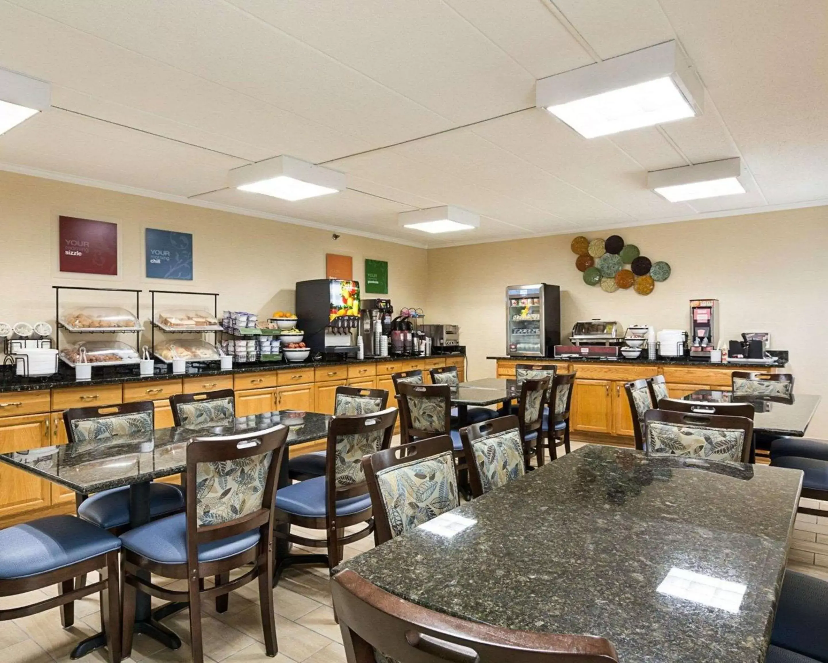 Restaurant/Places to Eat in Comfort Inn Oxon Hill