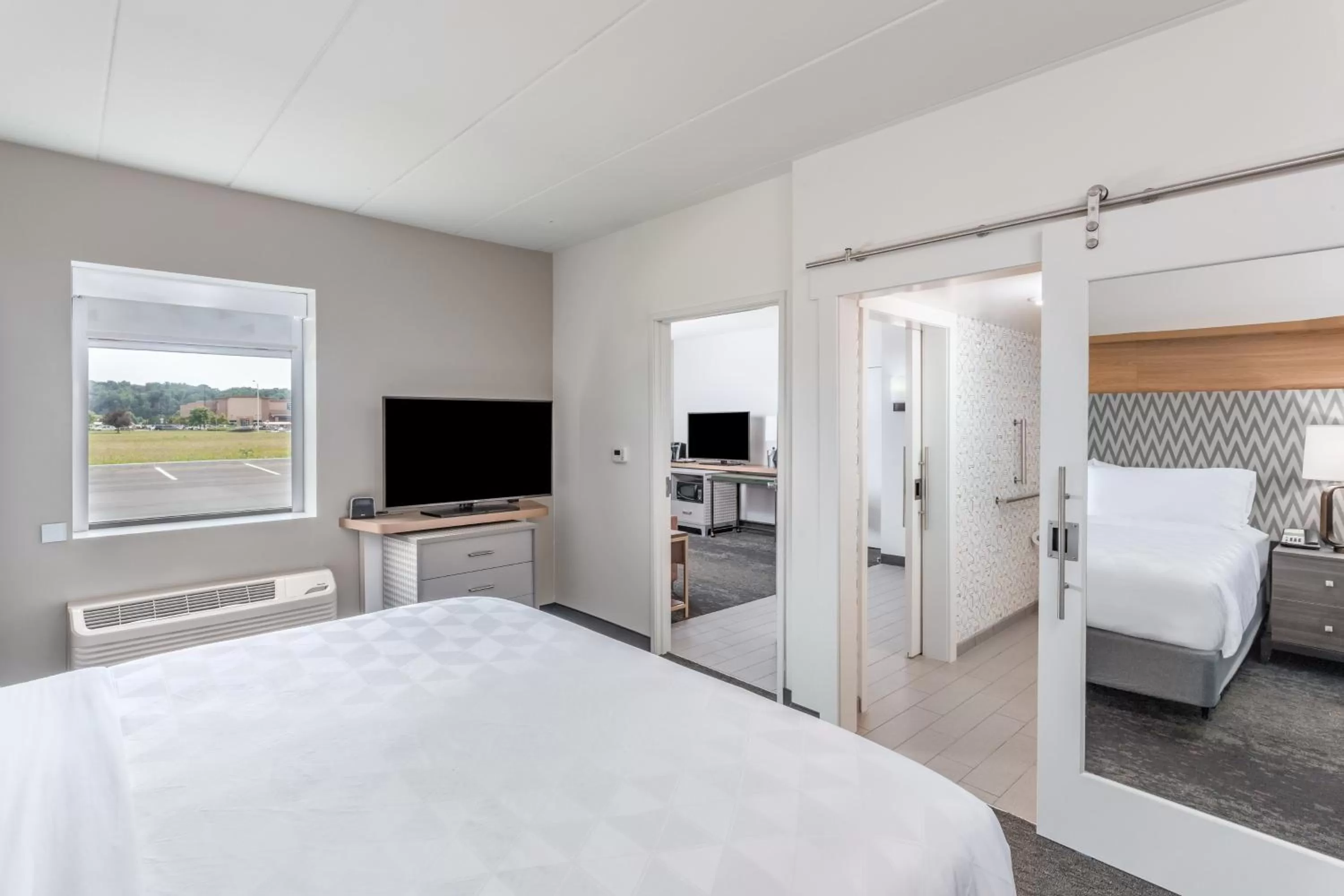 Photo of the whole room, Bed in Holiday Inn - Columbus by IHG