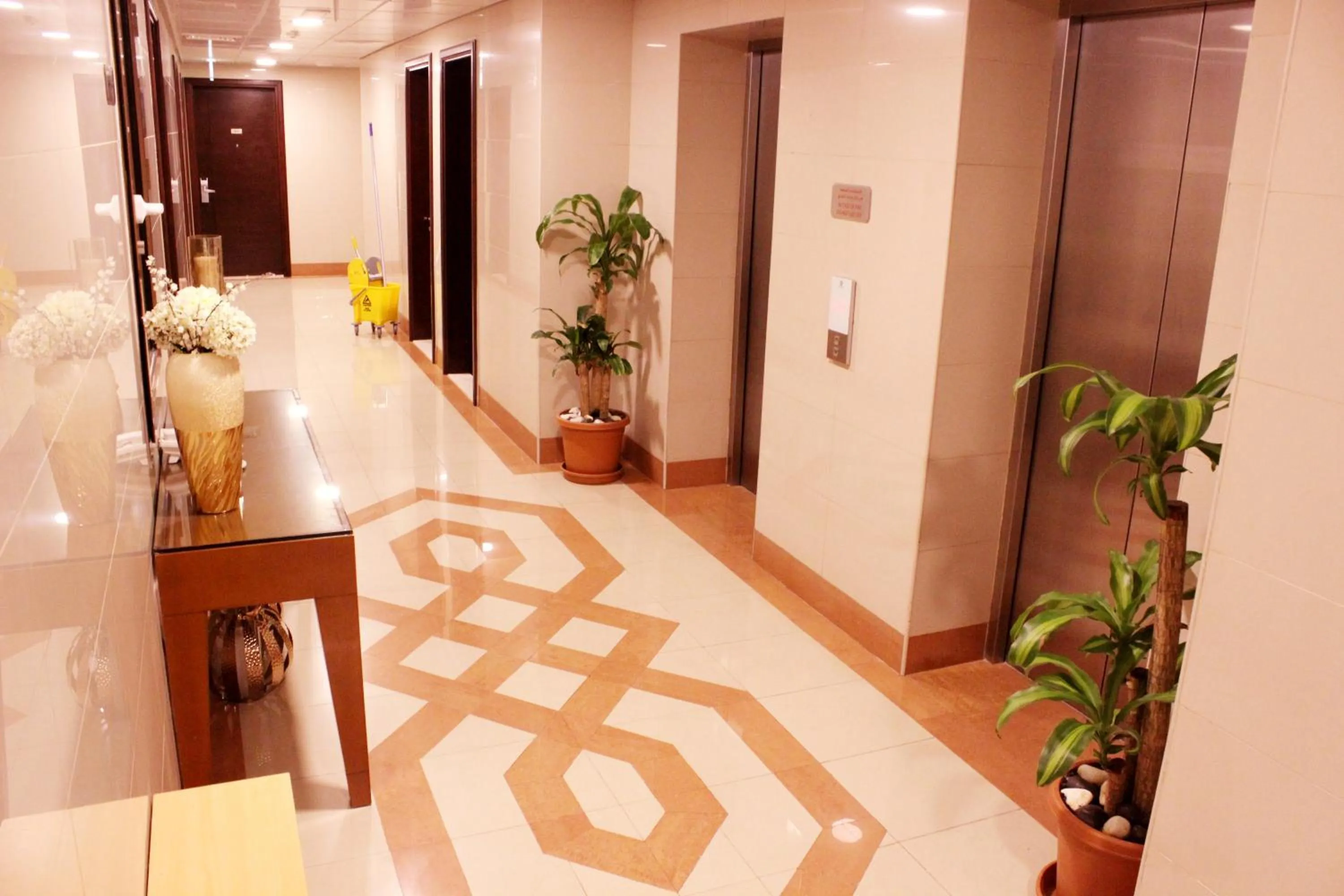 Area and facilities in Montreal Naif Hotel