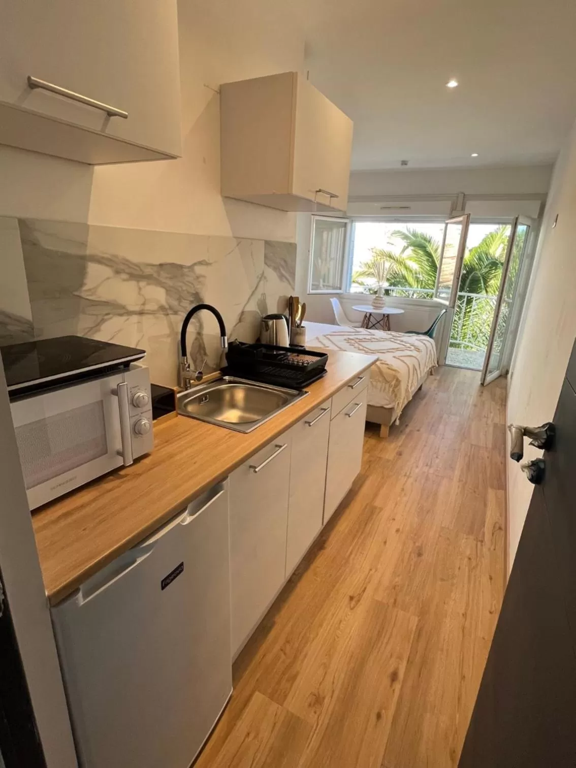 Kitchen or kitchenette, Kitchen/Kitchenette in Home Place Apartments - Gujan Arcachon