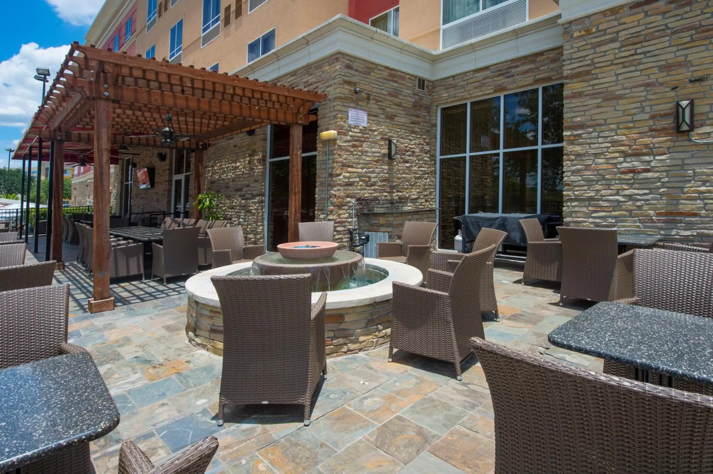 Property building, Restaurant/Places to Eat in DoubleTree by Hilton Houston Westchase