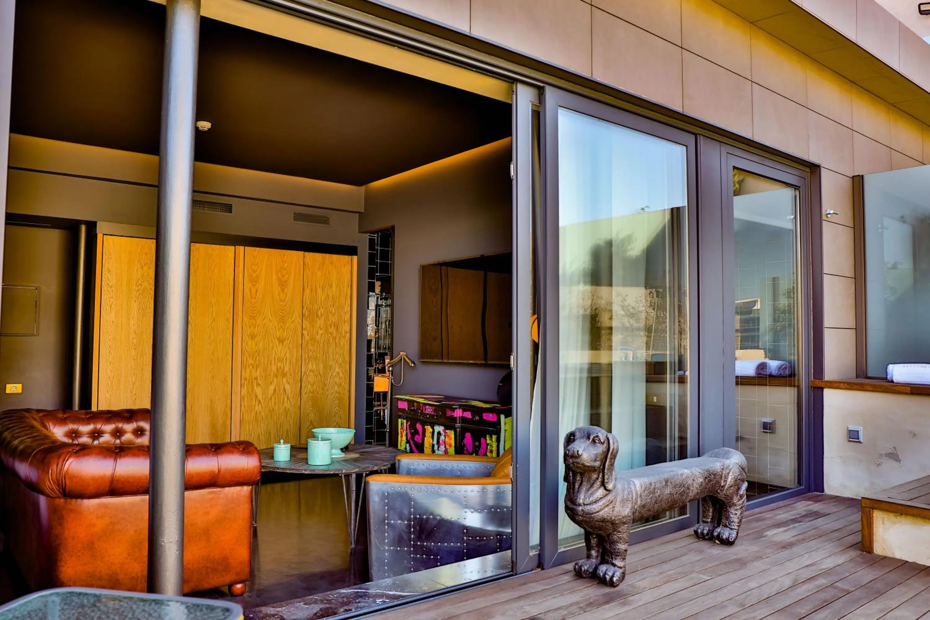 Balcony/Terrace in Hotel Lobby