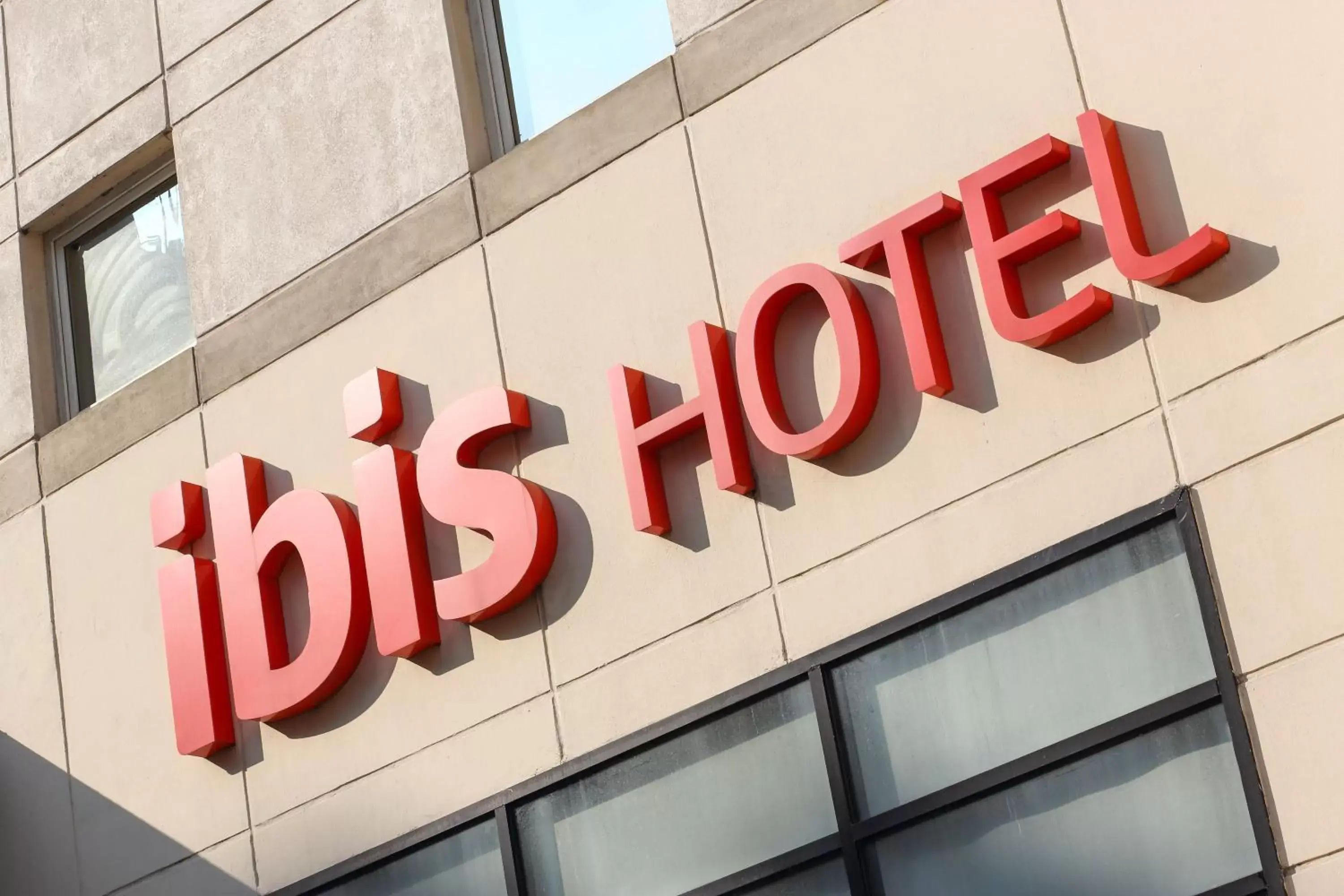 Facade/entrance in ibis Buenos Aires Obelisco Facade/entrance in ibis Buenos Aires Obelisco