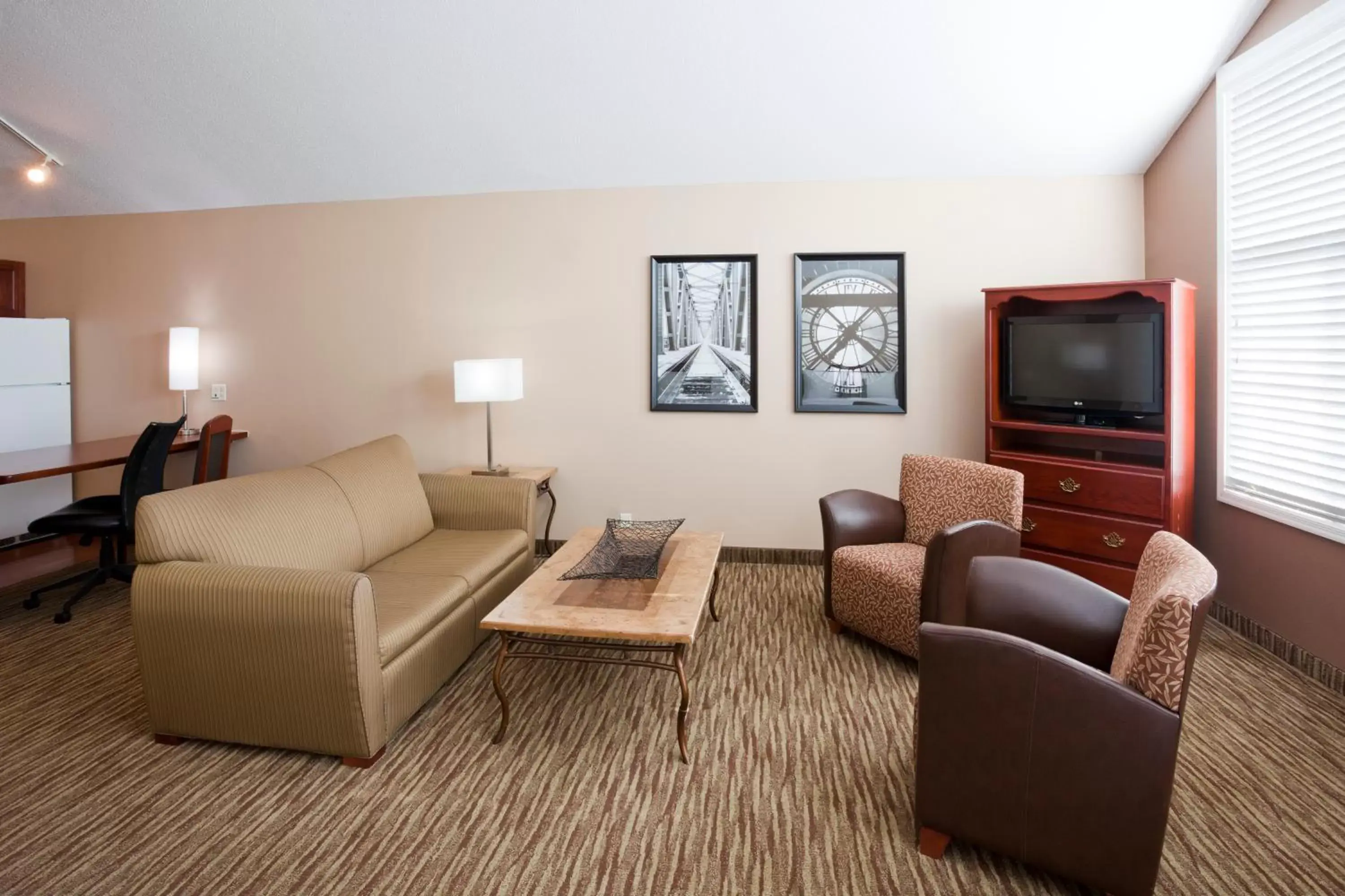 Seating Area in GrandStay Residential Suites Hotel - Eau Claire