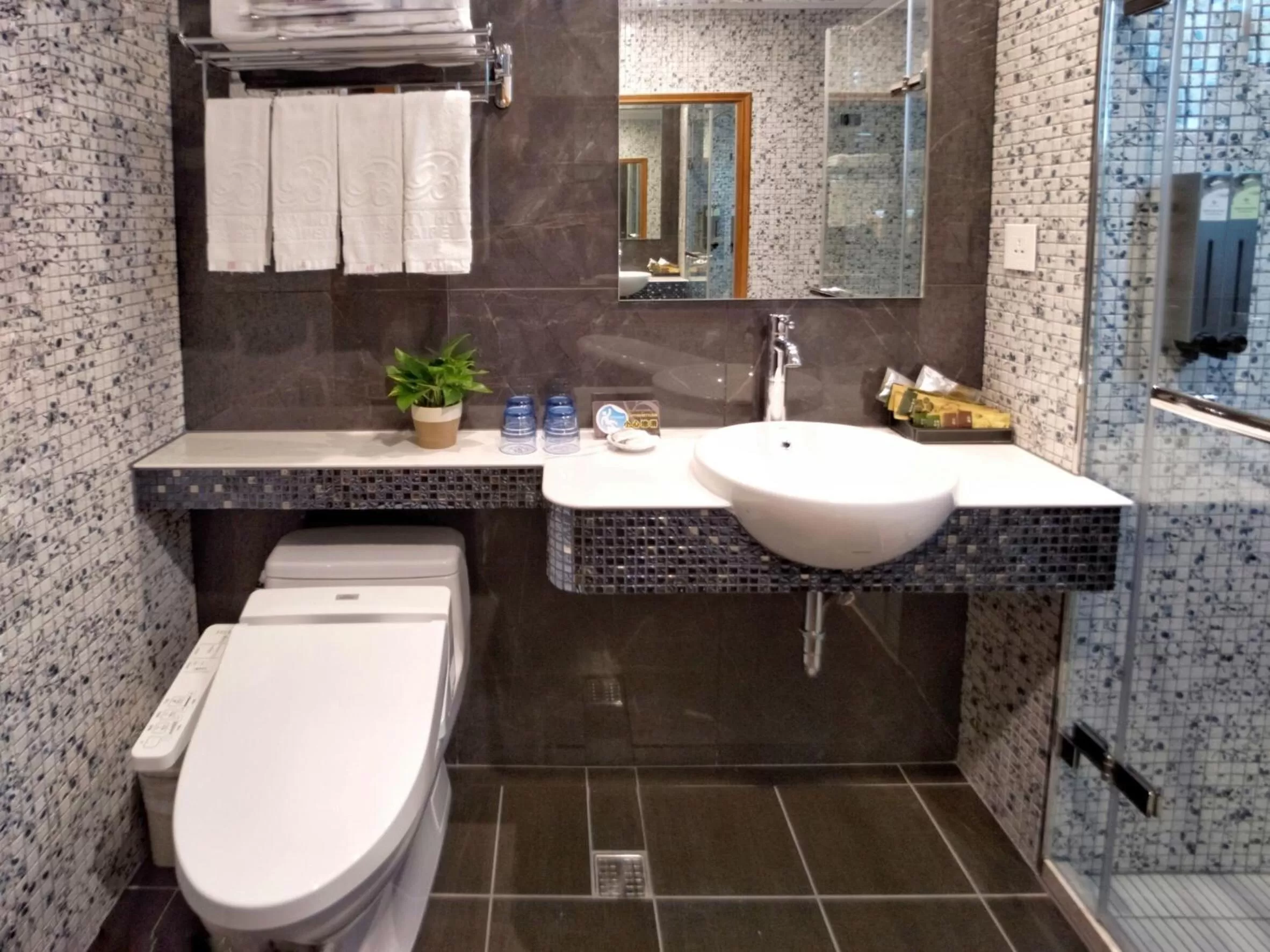 Bathroom in Beauty Hotels - Star Beauty Resort