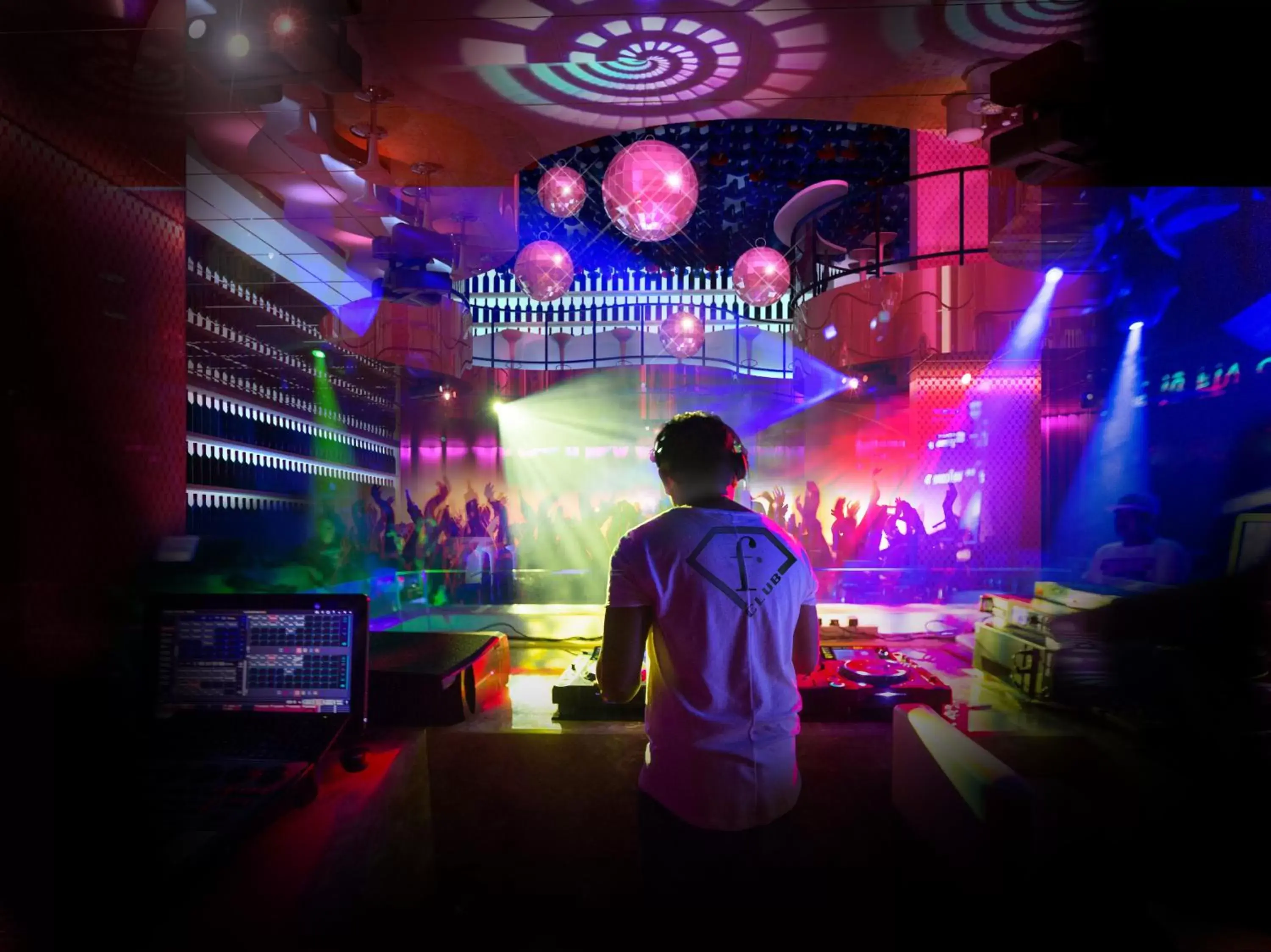 Nightclub / DJ in NagaWorld Hotel & Entertainment Complex
