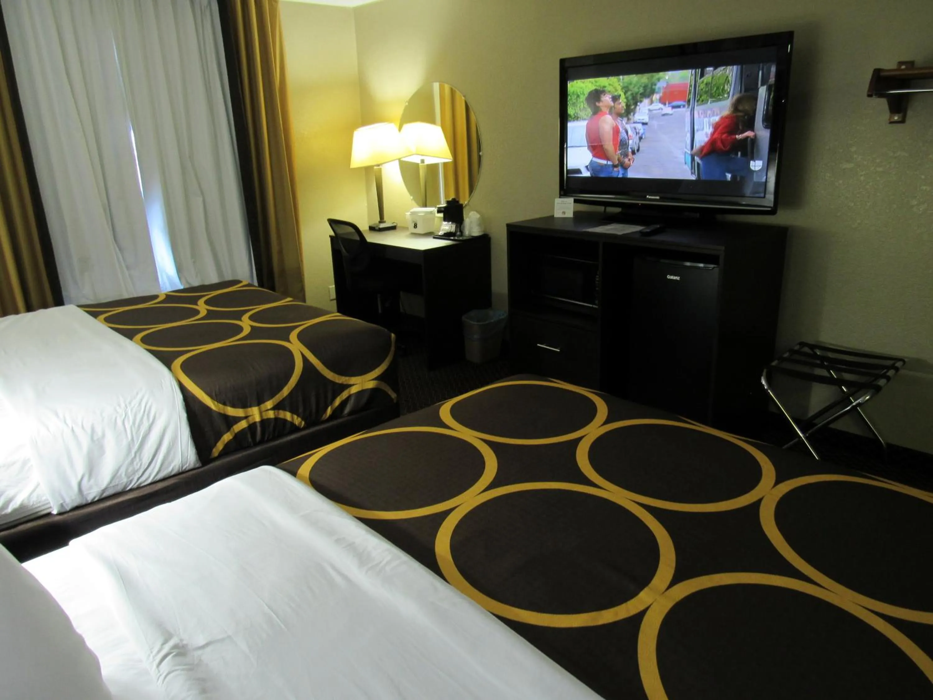 Bed in Super 8 by Wyndham New Cumberland