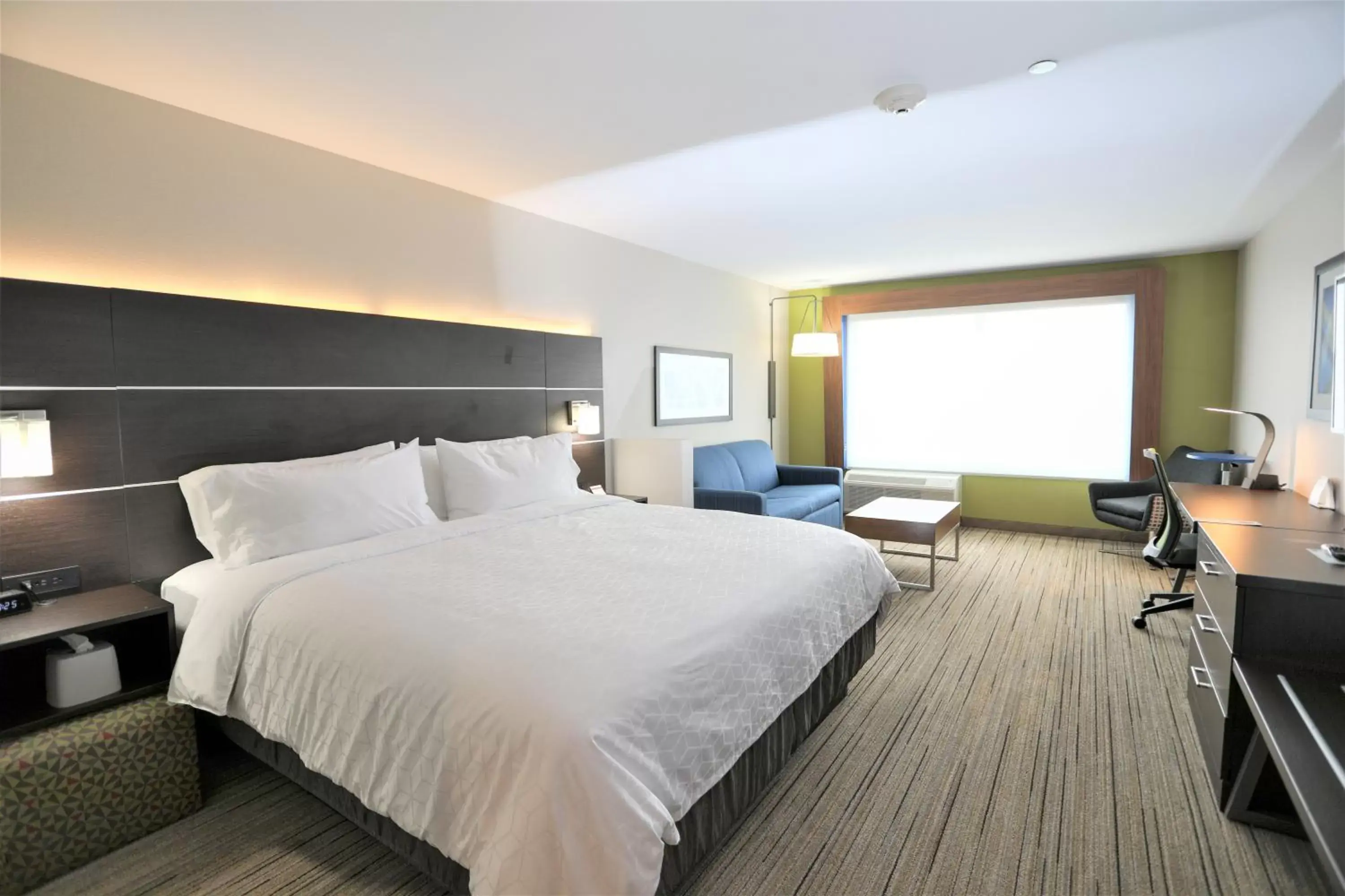 Bedroom, Bed in Holiday Inn Express & Suites - Forney, an IHG Hotel