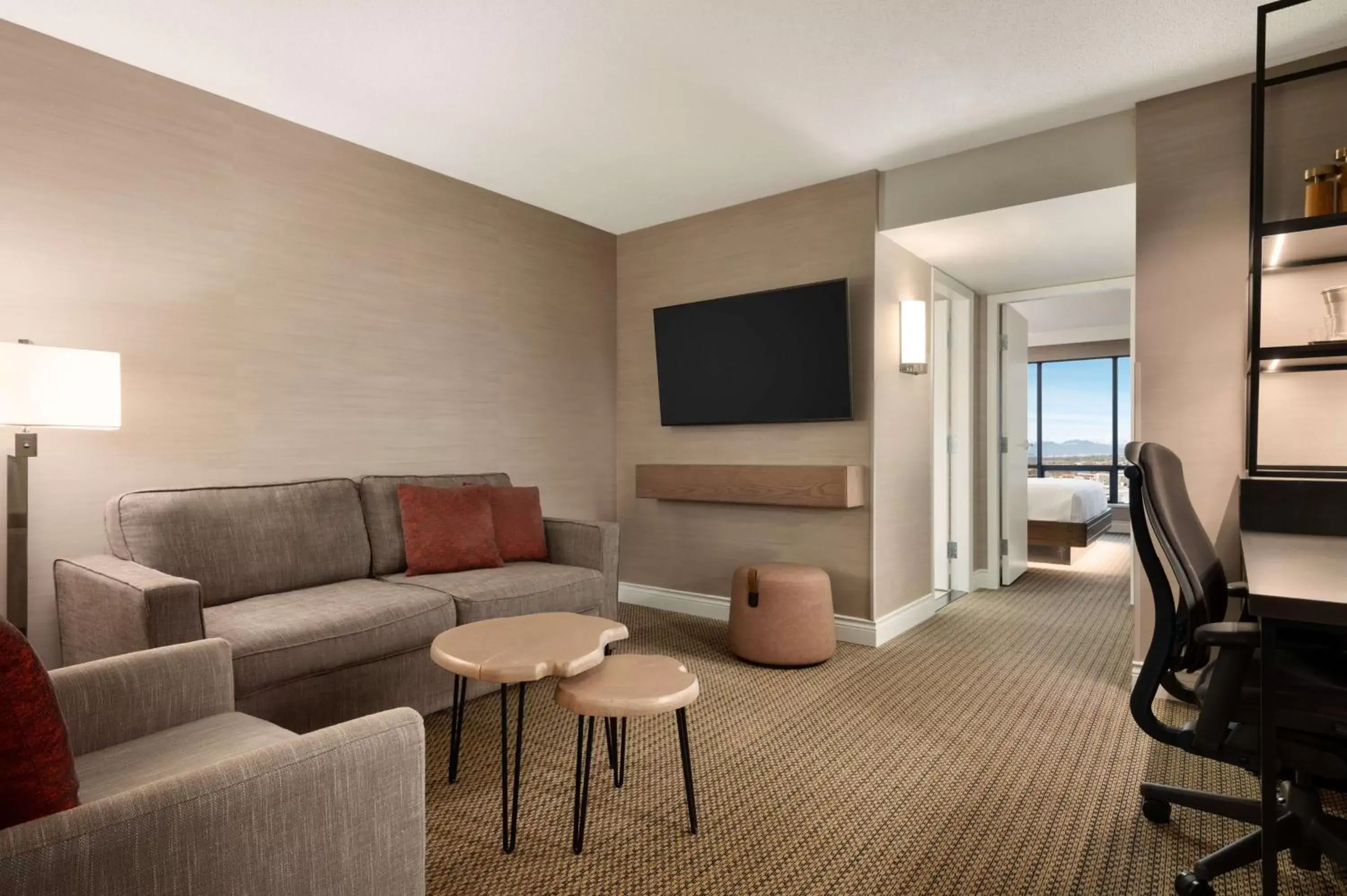 Bedroom, Seating Area in Hilton Vancouver Airport