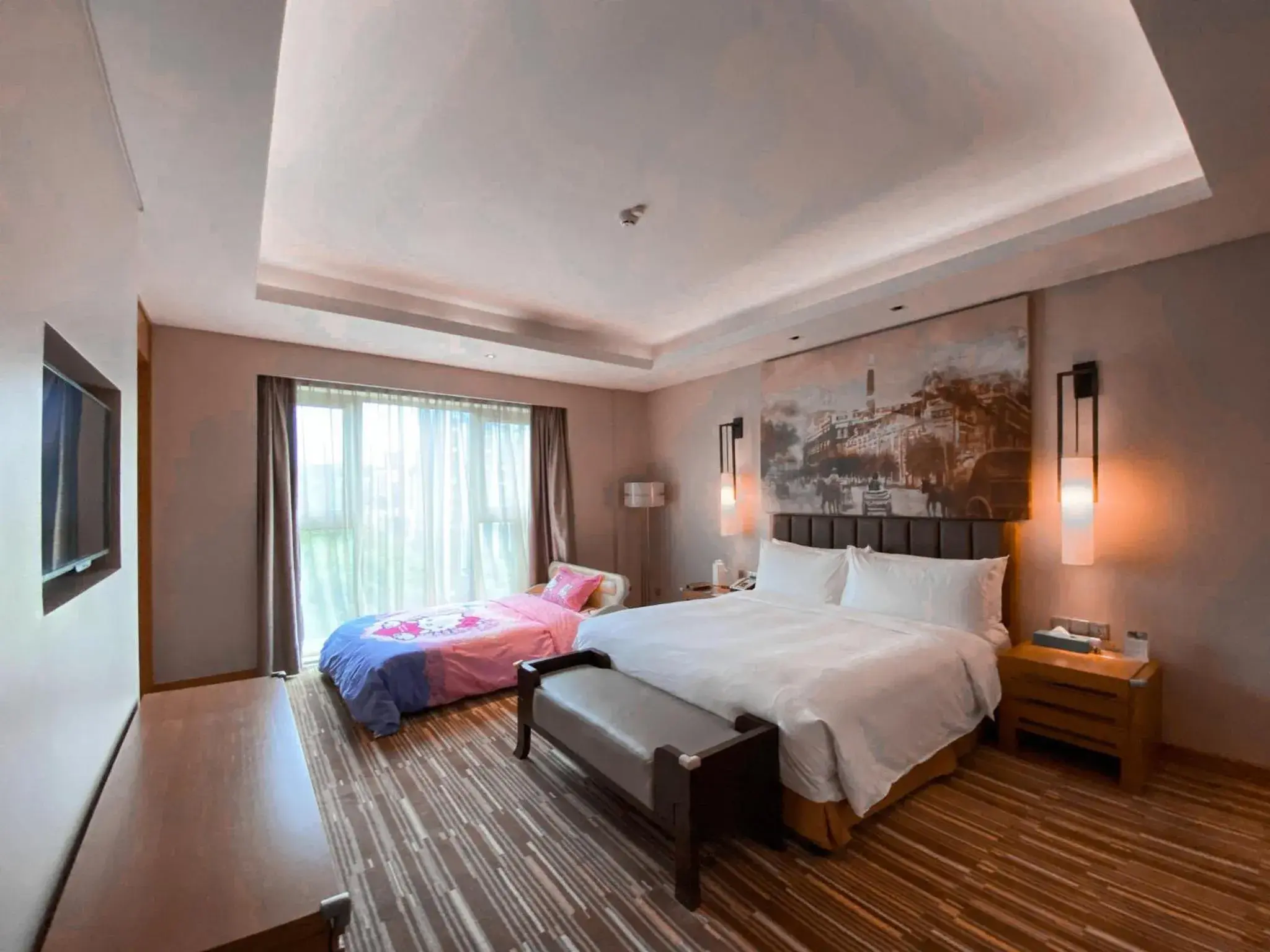 Photo of the whole room, Bed in Holiday Inn Guangzhou Science City, an IHG Hotel