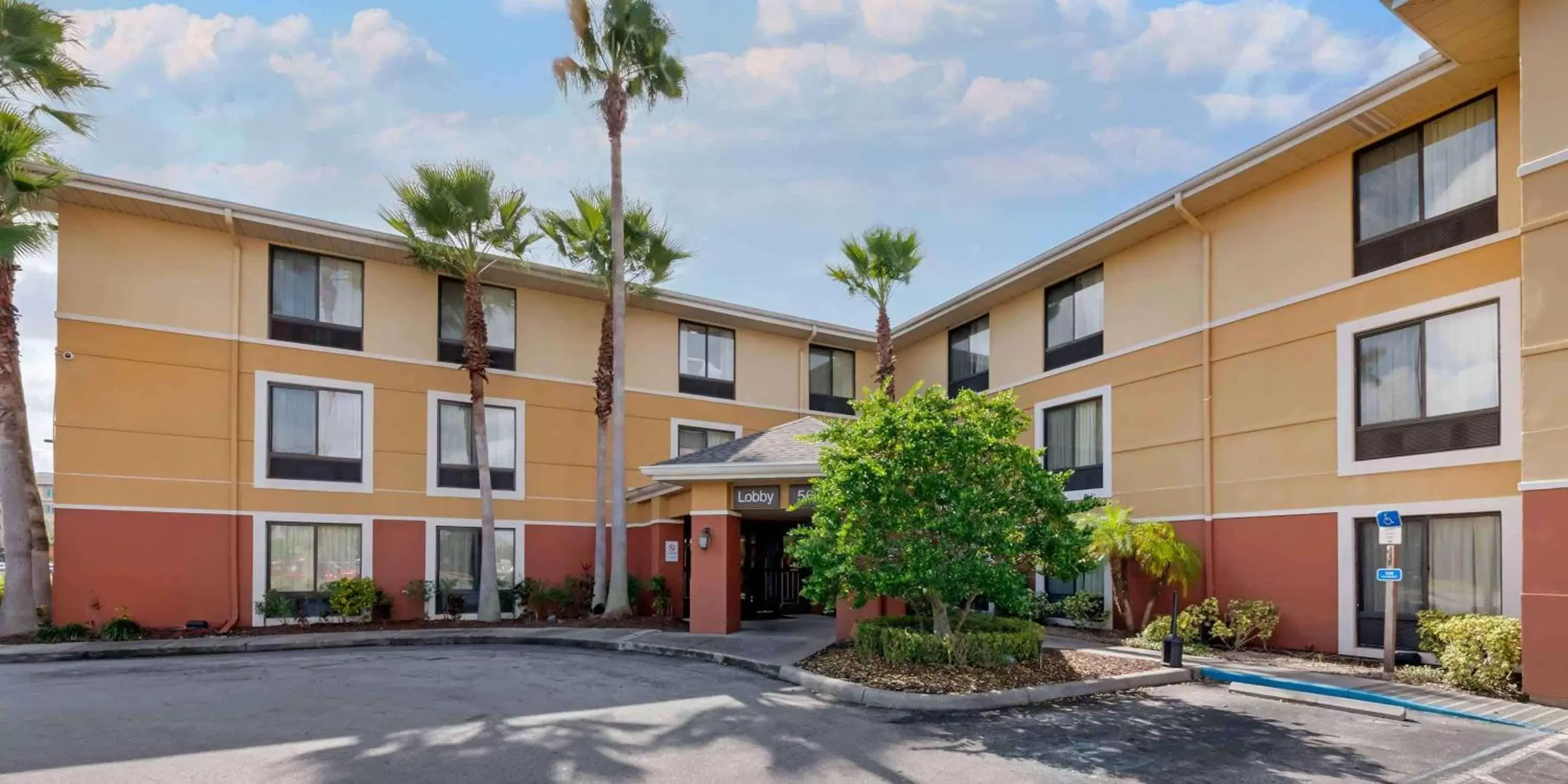 Property Building in Extended Stay America Suites - Orlando - Orlando Theme Parks - Vineland Rd