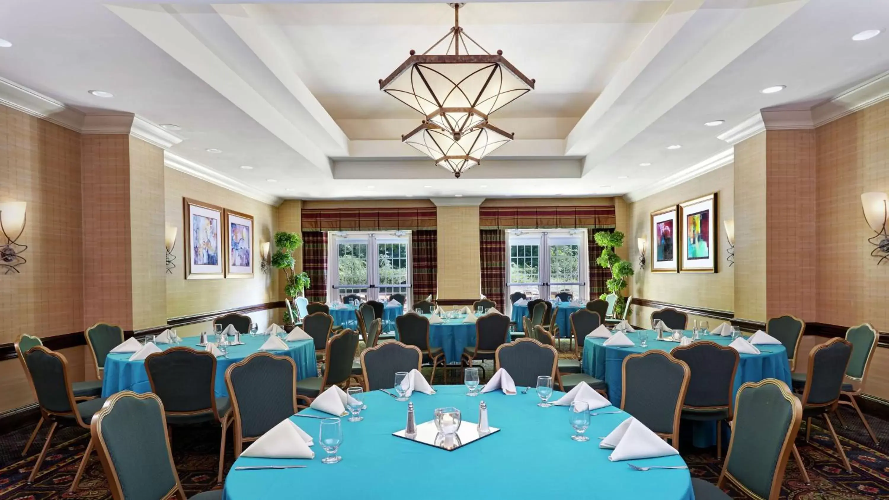 Meeting/conference room, Restaurant/Places to Eat in Embassy Suites Parsippany