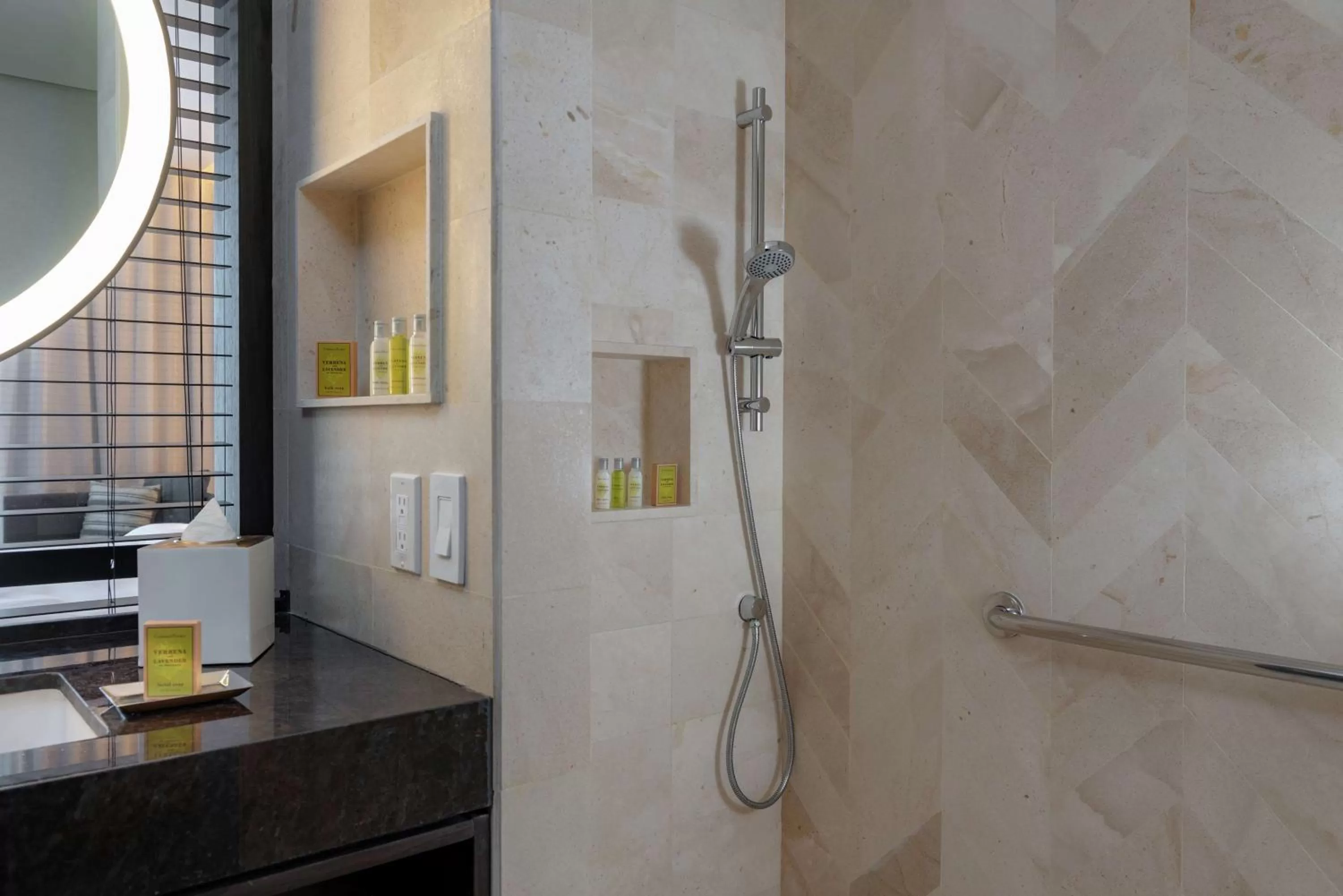 Bathroom in Hilton Guadalajara Midtown