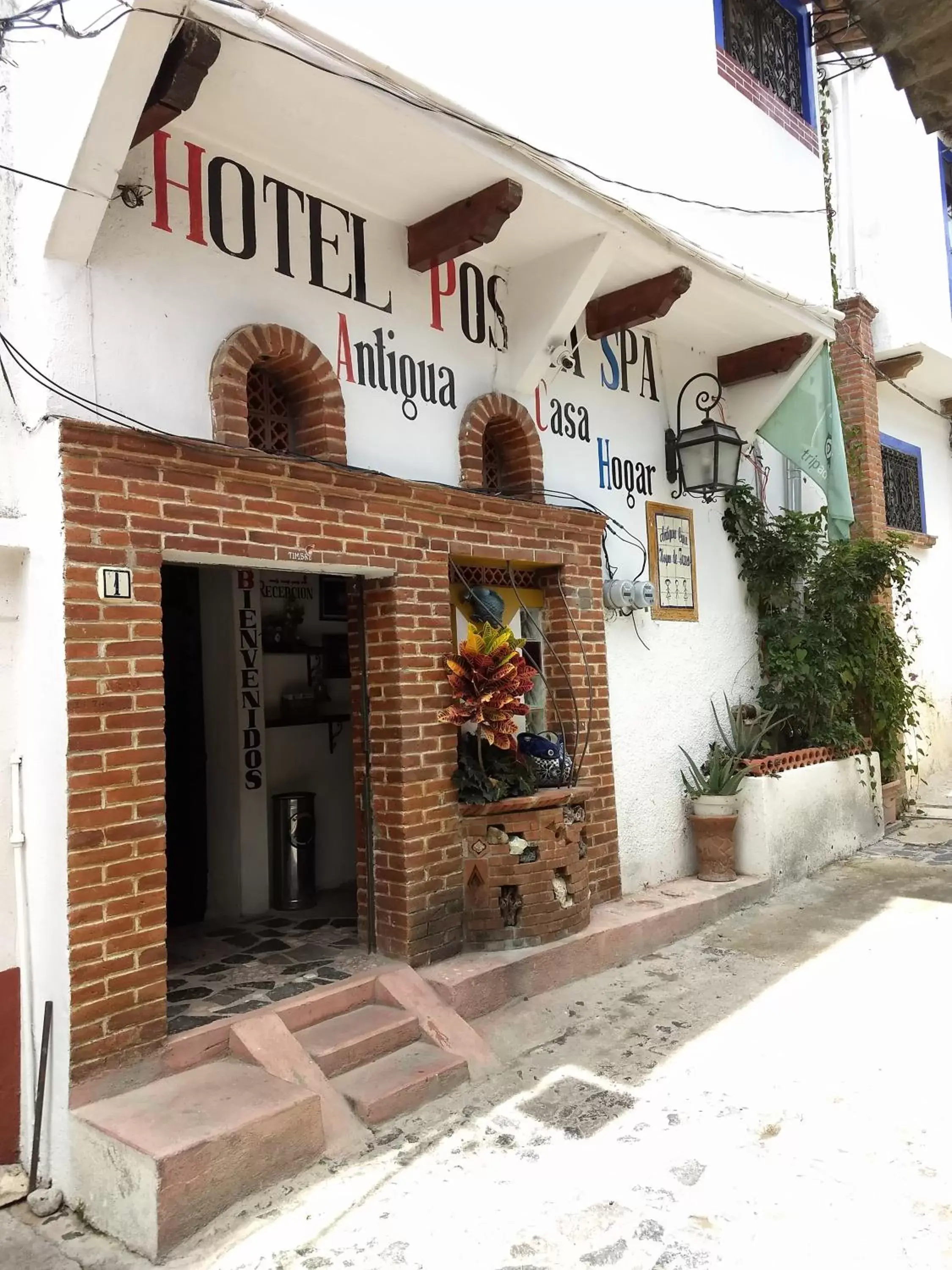 Facade/entrance, Property Building in Hotel Posada Spa Antigua Casa Hogar