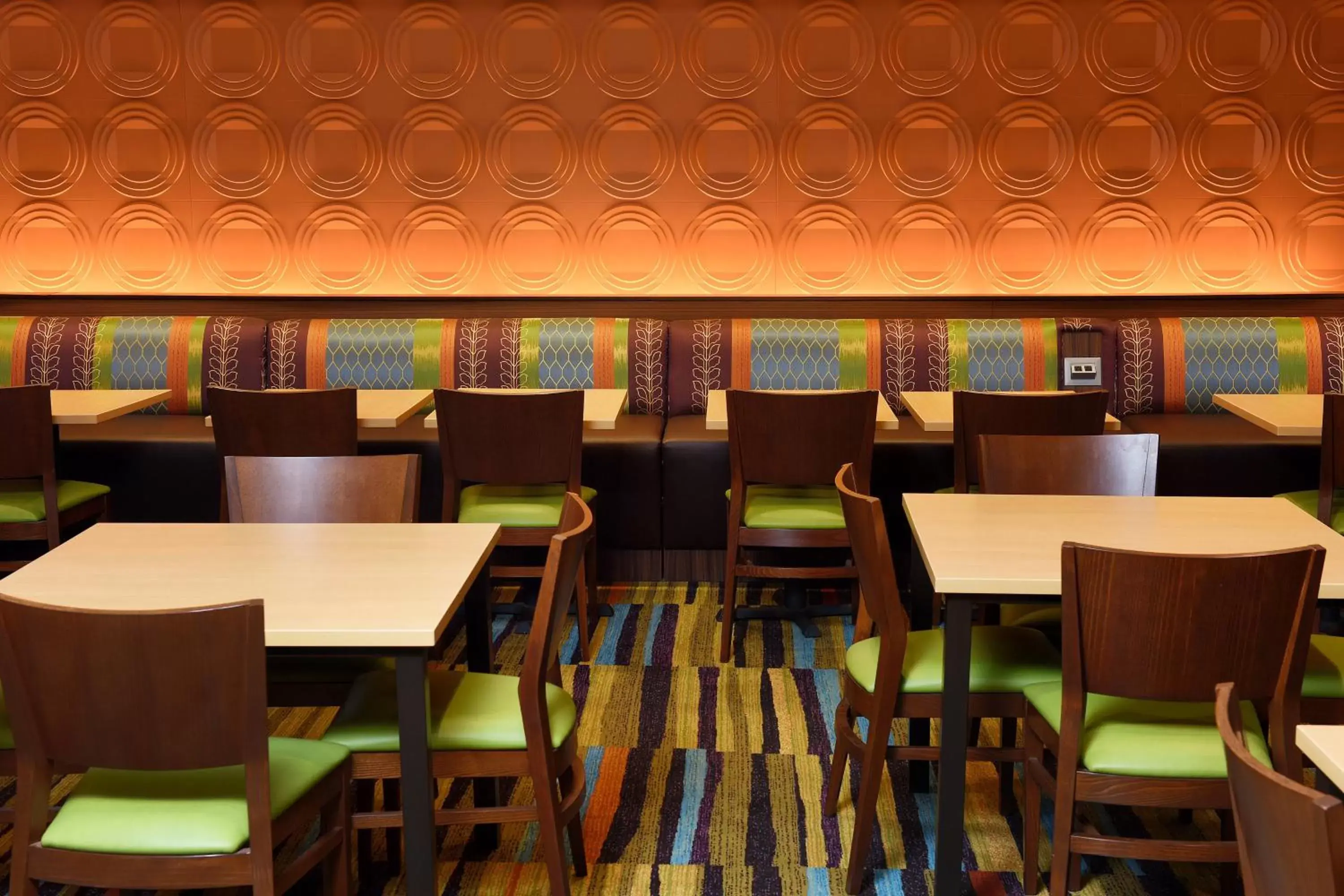 Lobby or reception, Restaurant/Places to Eat in Fairfield Inn & Suites by Marriott Omaha West